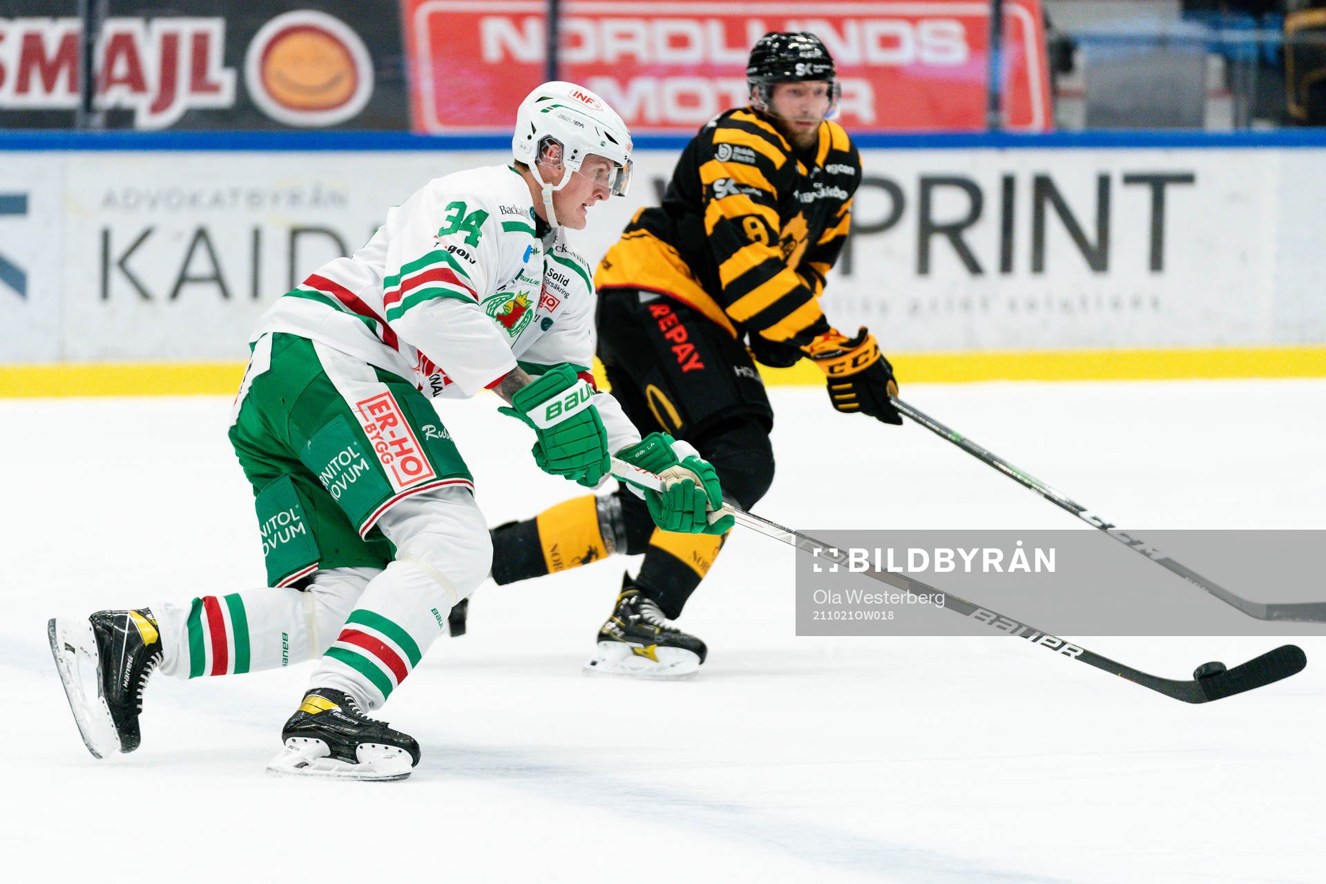 Rögles Adam Edström och Skellefteås Petter Granberg