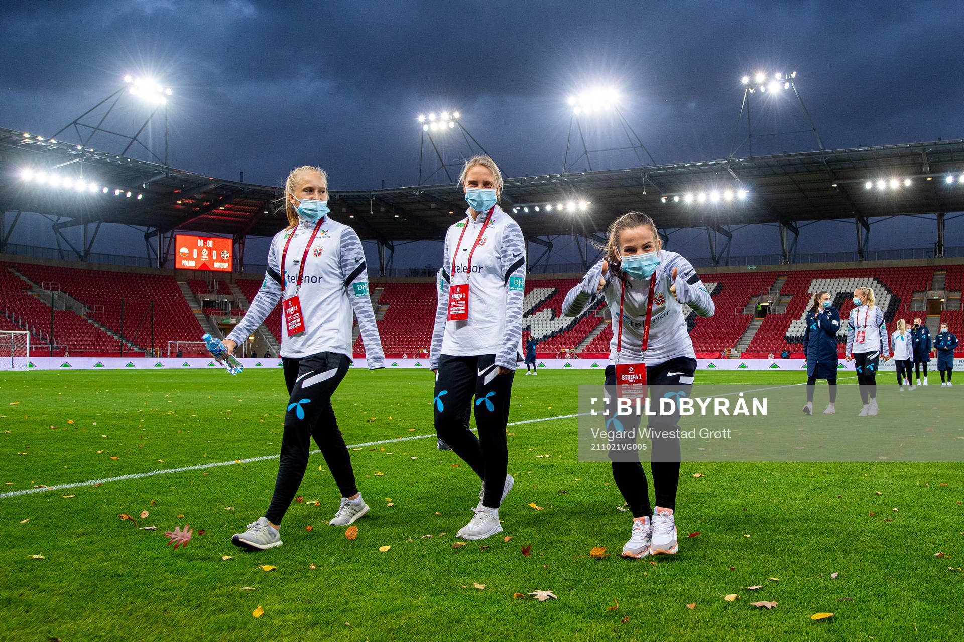Amalie Vevle Eikeland, Lisa Fjeldstad Naalsund and Tuva