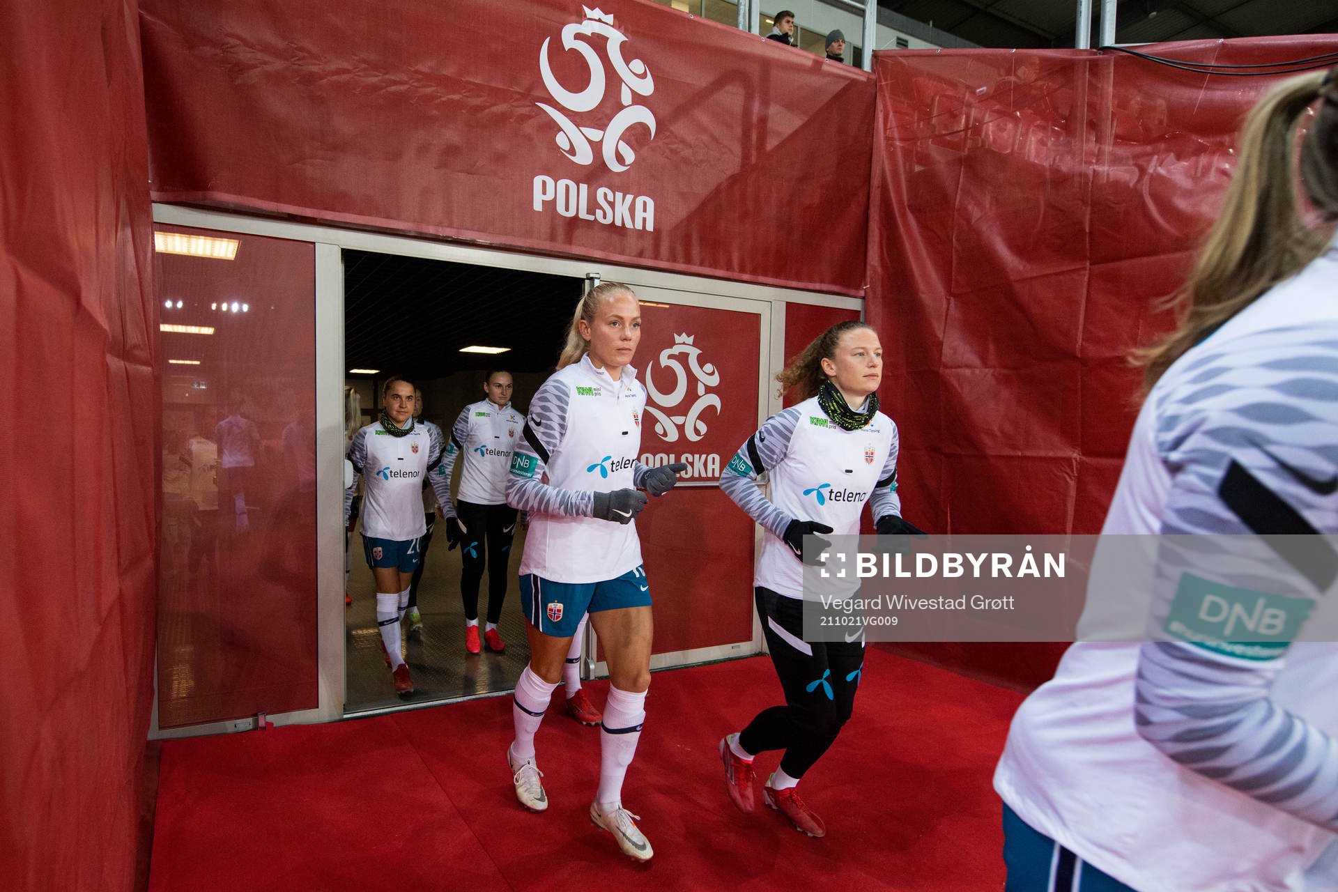 Guro Bergsvand and Synne Skinnes Hansen of Norway prior to