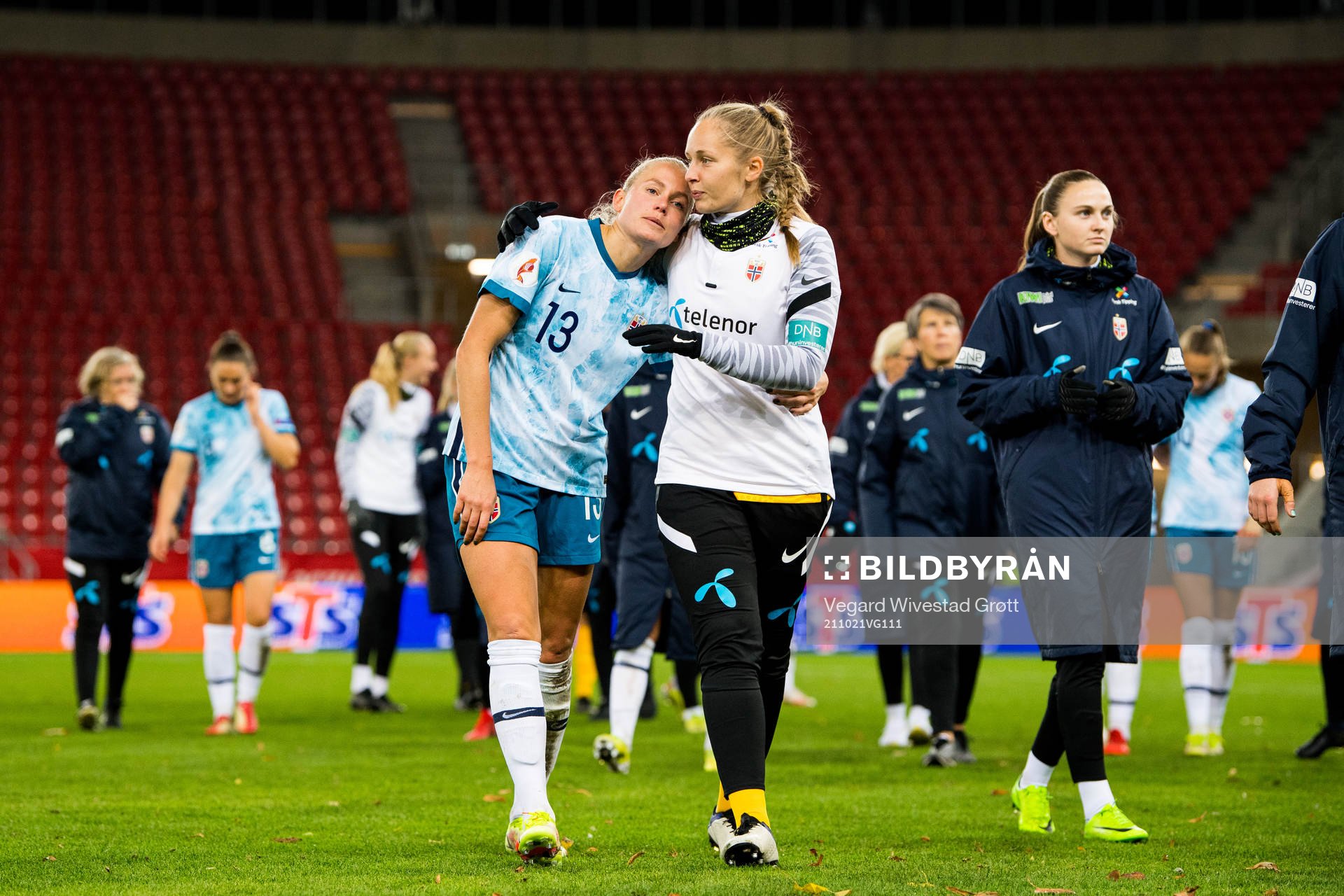 Guro Bergsvand and goalkeeper Aurora Mikalsen of Norway