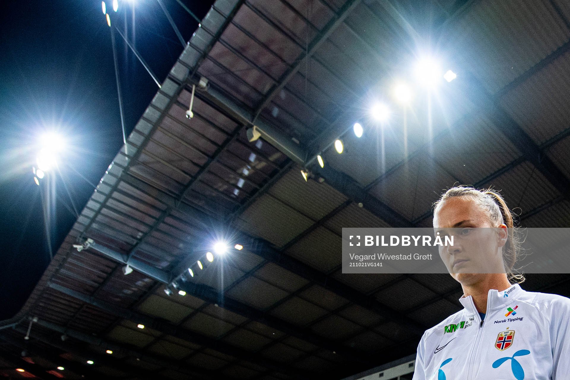 Caroline Graham Hansen of Norway enters the pitch