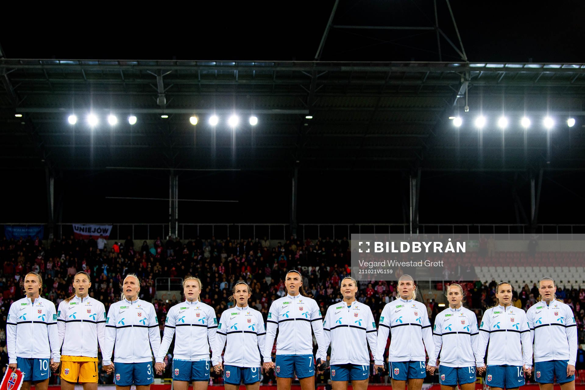 Caroline Graham Hansen, goalkeeper Cecilie Fiskerstrand,