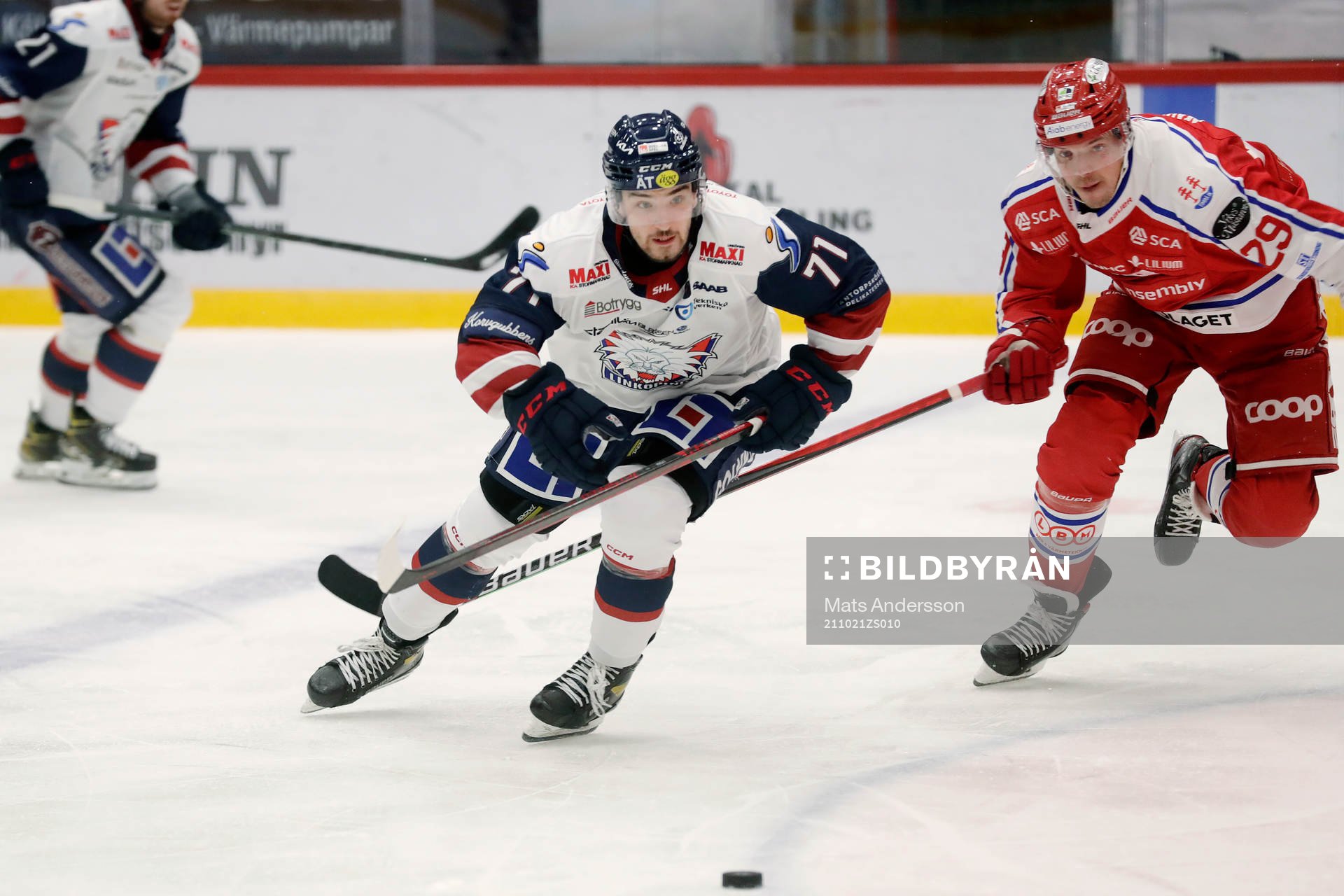 Linköpings Robert Lantosi och Timrås Morten Madsen