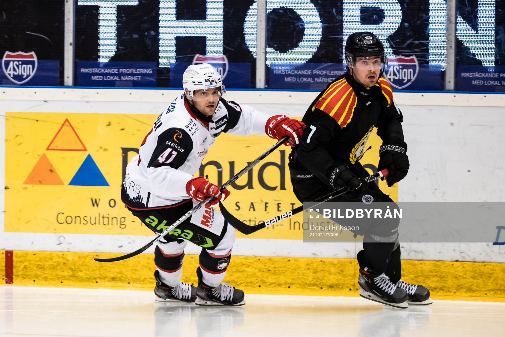 Malmö Redhawks Jaedon Descheneau och Brynäs Marcus Björk