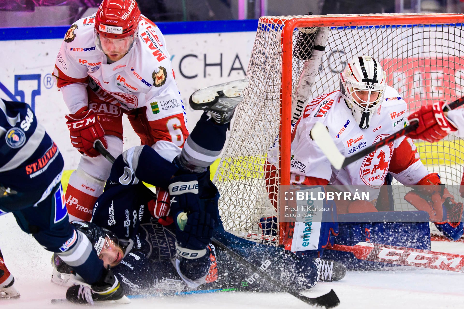 Troja-Ljungbys  Carl Ernstig och Troja-Ljungbys målvakt