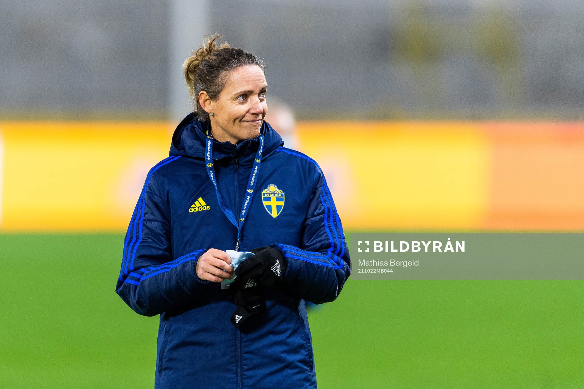 Sveriges förbundskapten Lovisa Delby efter fotbollsmatchen i EM-kvalet för F17 mellan Sverige och Frankrike den 22 oktober 2021 i Borås.