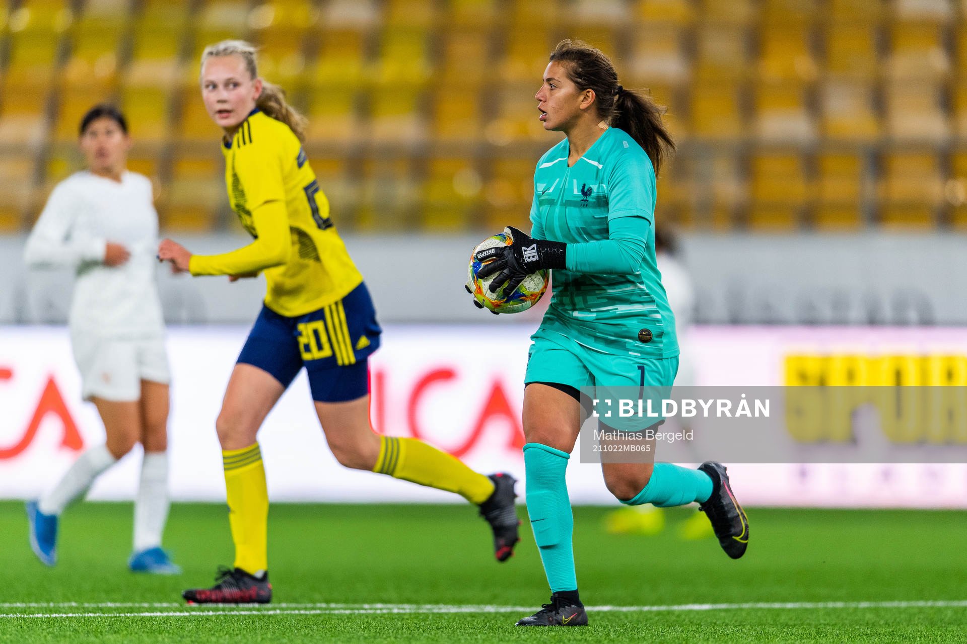 Frankrikes målvakt Feerine Belhaj