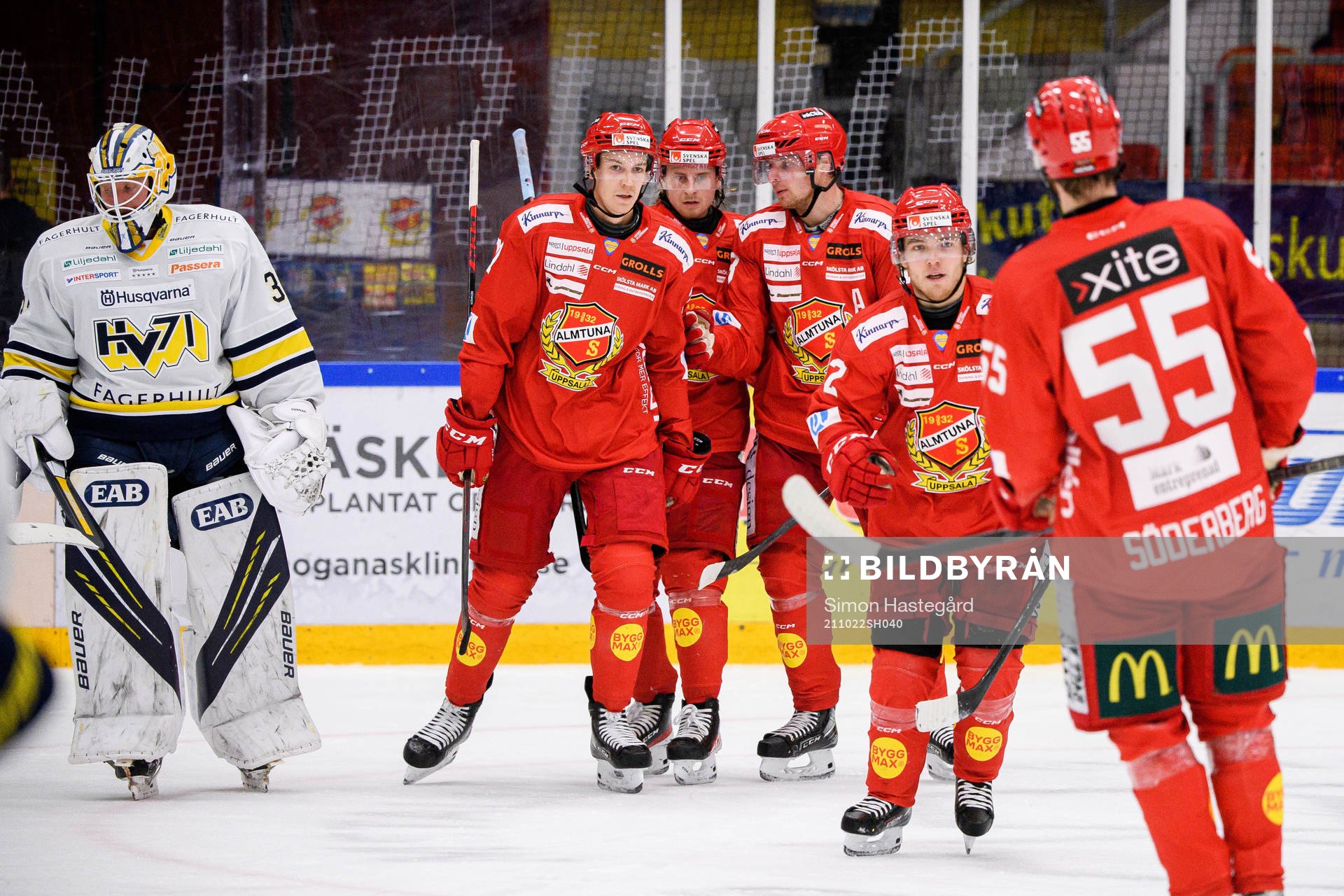 Almtunas Emil Berglund jublar