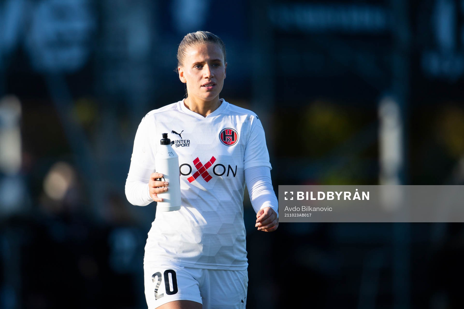 Hittarps Hanna Hallström efter slutsignalen under fotbollsmatchen i Division 1 södra mellan Hittarp och Hammenhög den 23 oktober 2021 i Helsingborg.