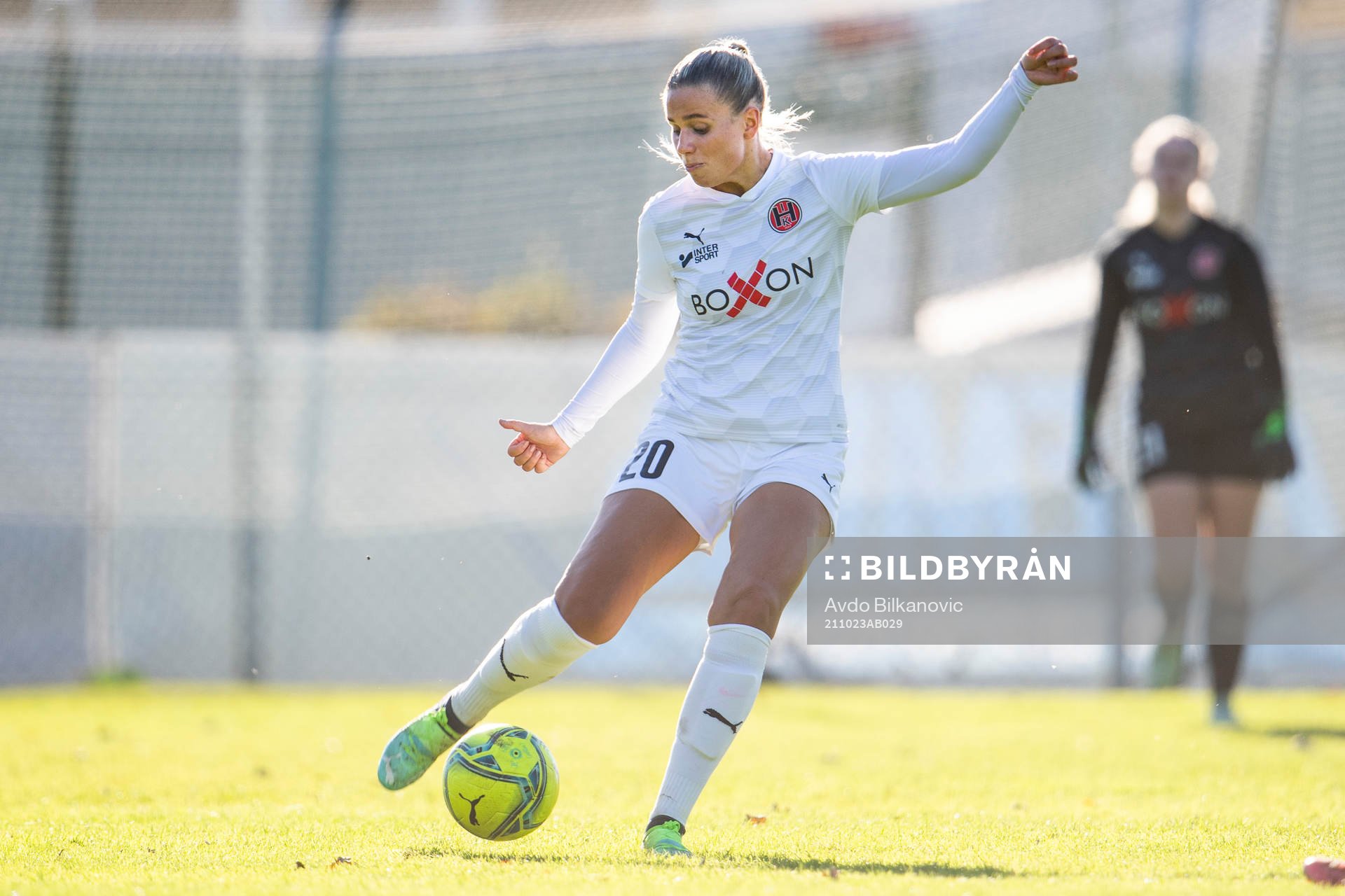 Hittarps Hanna Hallström under fotbollsmatchen i Division 1 södra mellan Hittarp och Hammenhög den 23 oktober 2021 i Helsingborg. 