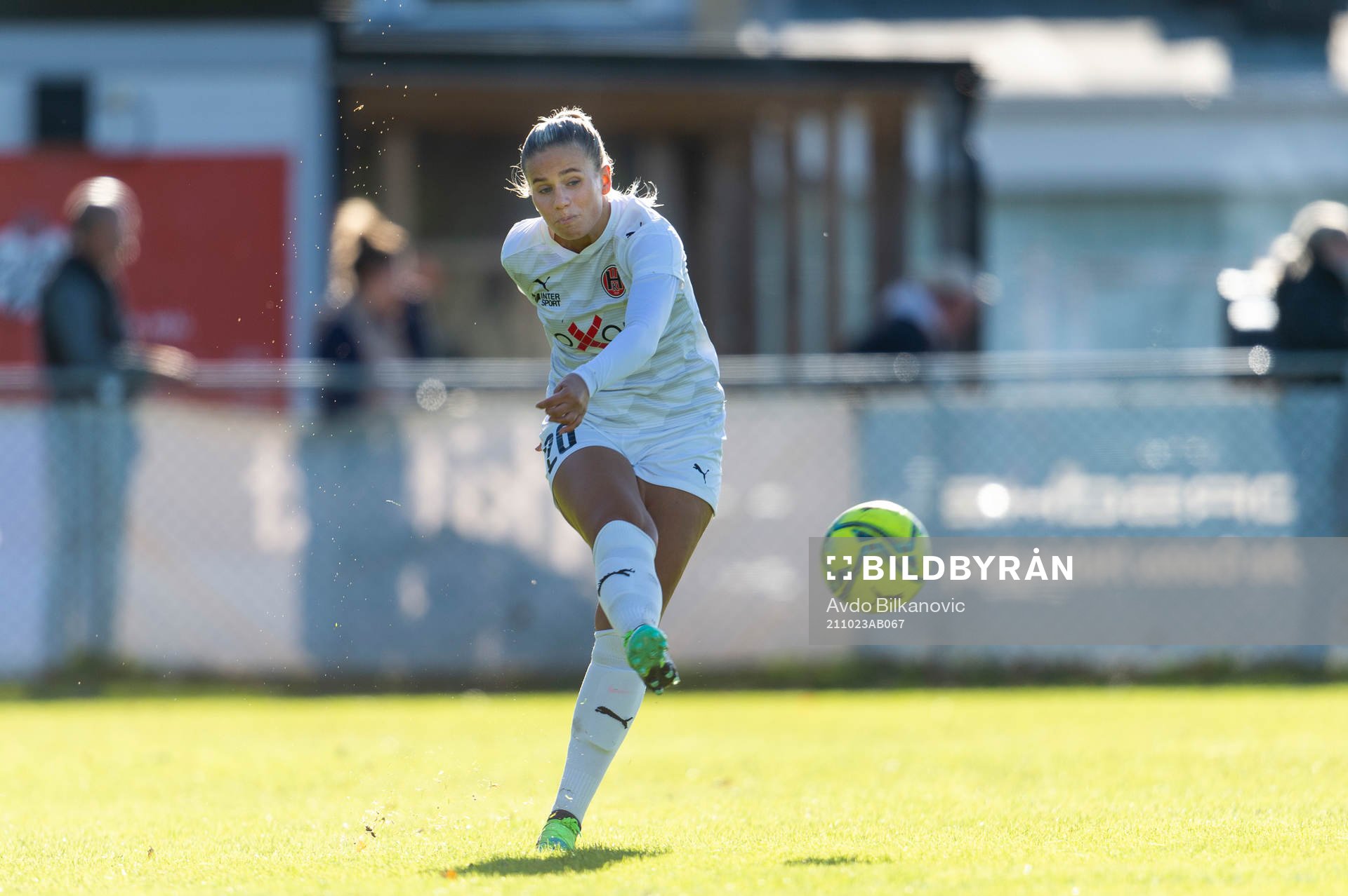 Hittarps Hanna Hallström under fotbollsmatchen i Division 1 södra mellan Hittarp och Hammenhög den 23 oktober 2021 i Helsingborg. 