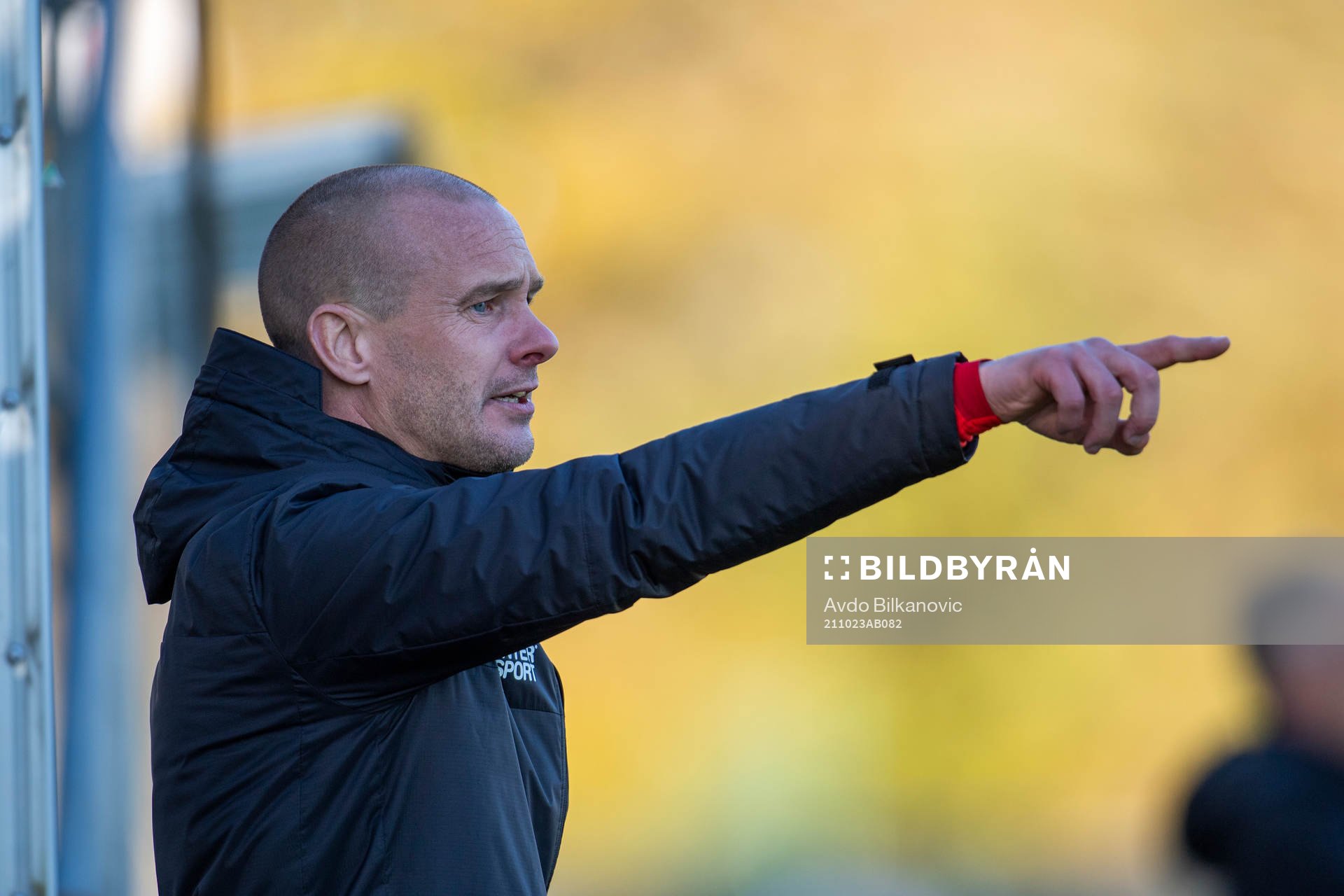 Hittarps tränare Fredrik Svanbäck under fotbollsmatchen i Division 1 södra mellan Hittarp och Hammenhög den 23 oktober 2021 i Helsingborg.