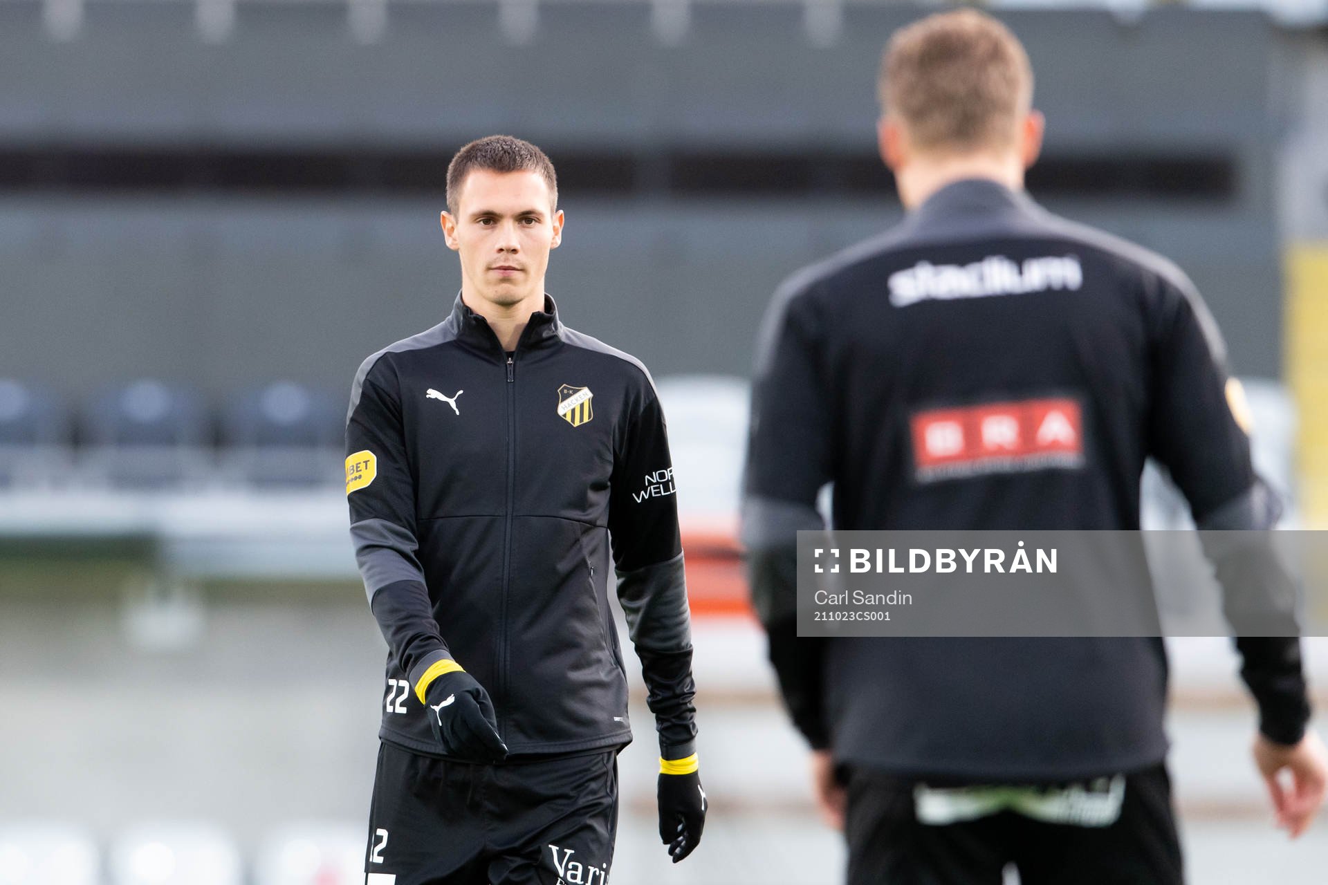  Häckens Tobias Carlsson innan fotbollsmatchen i