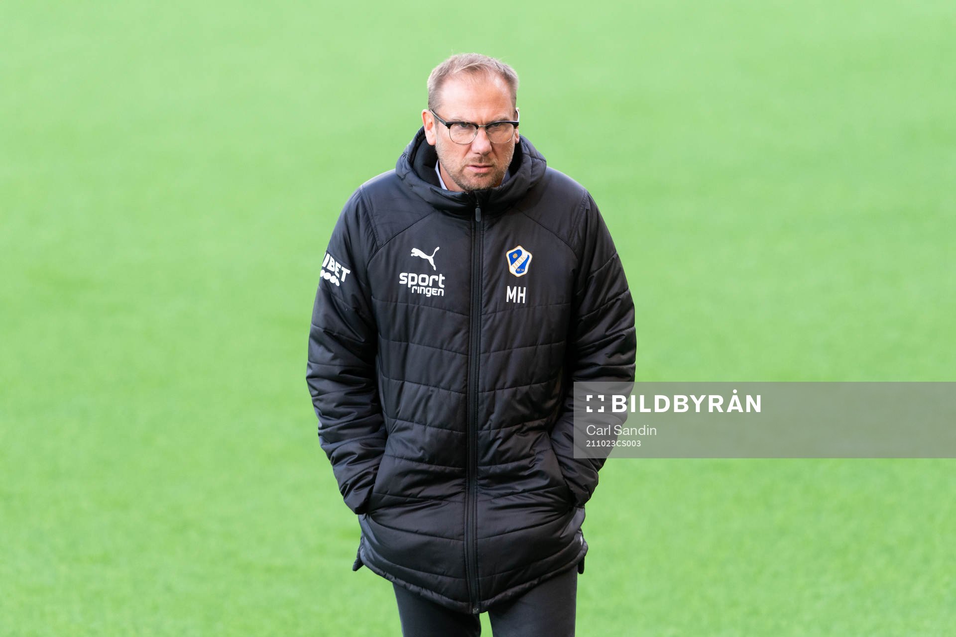 Halmstads manager Magnus Haglund innan fotbollsmatchen i