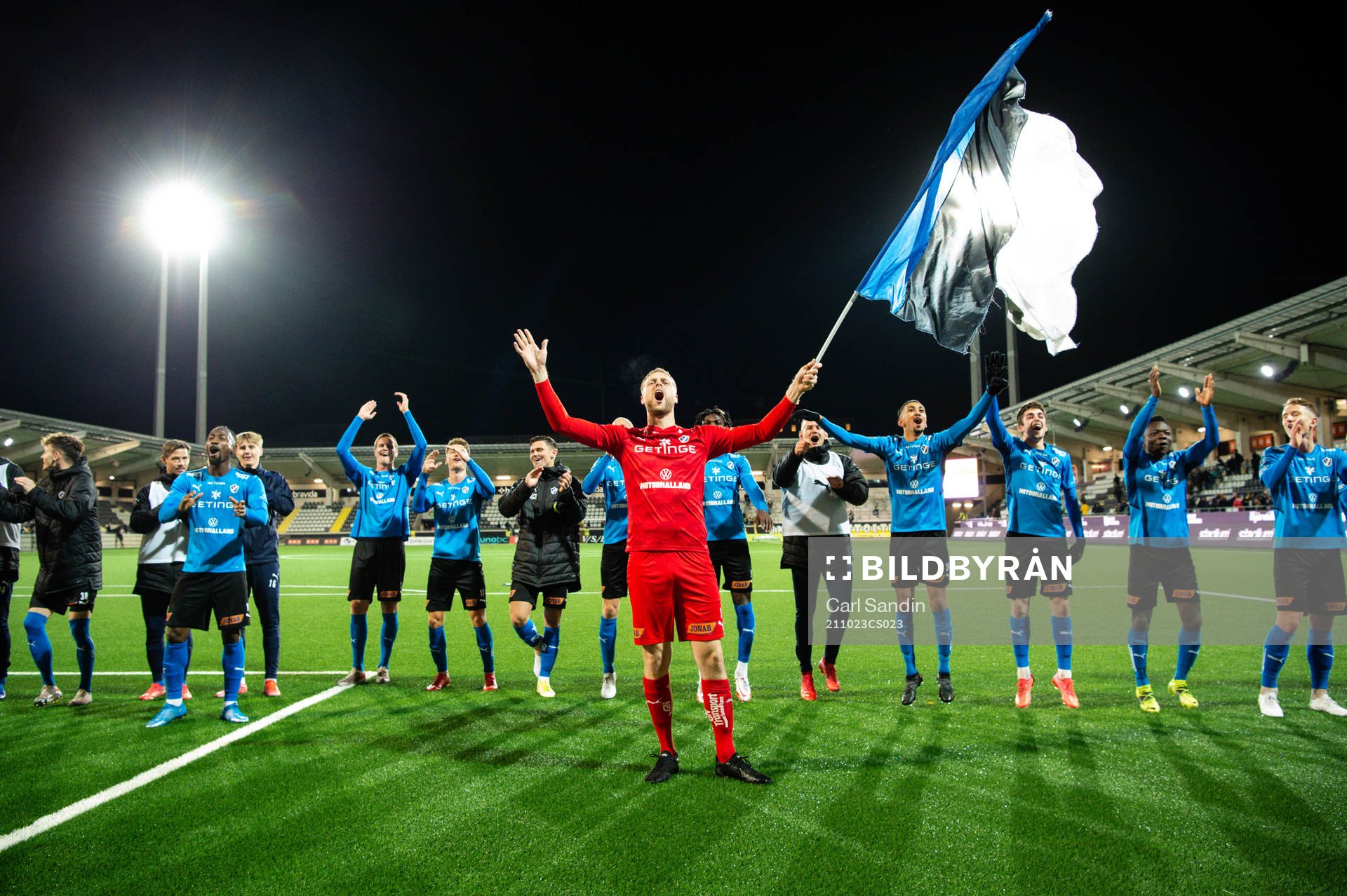 Halmstads målvakt Malkolm Nilsson Säfqvist jublar