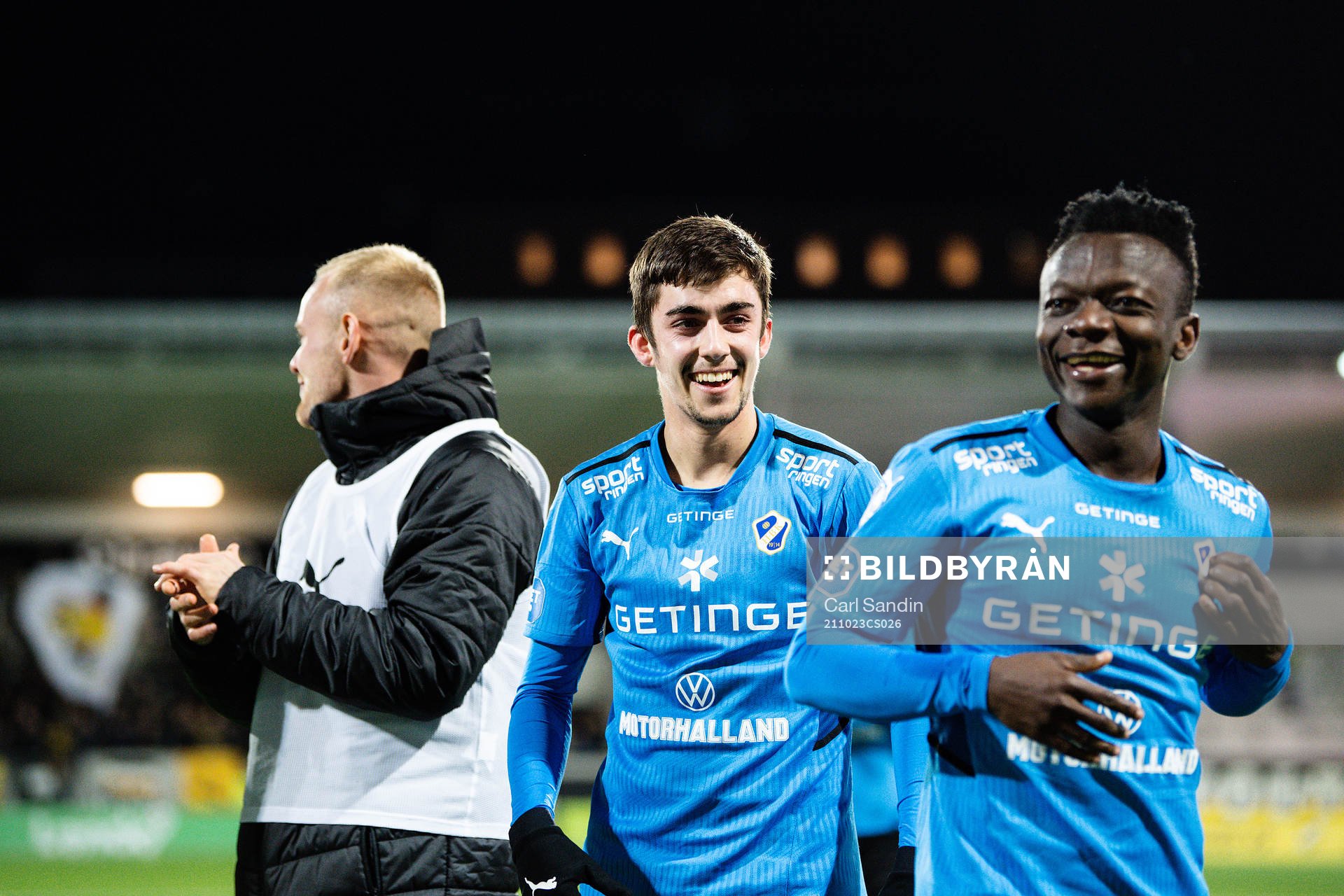Halmstads Emil Tot Wikström och Thomas Boakye jublar
