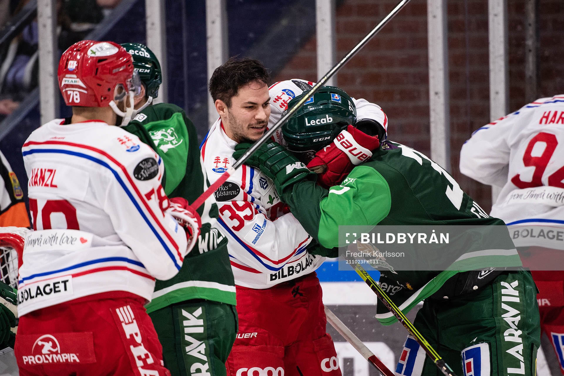 Timrås Ty Rattie och Färjestads Adam Ginning