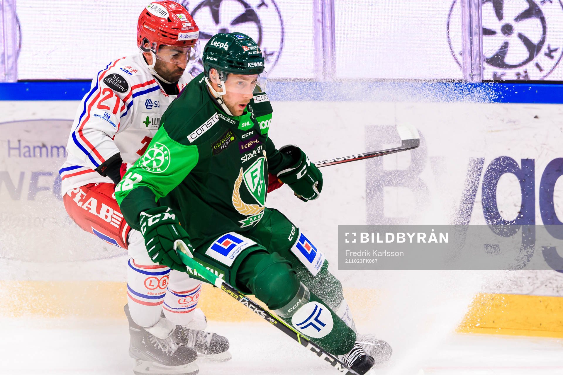 Timrås Joey LaLeggia och Färjestads Per Åslund