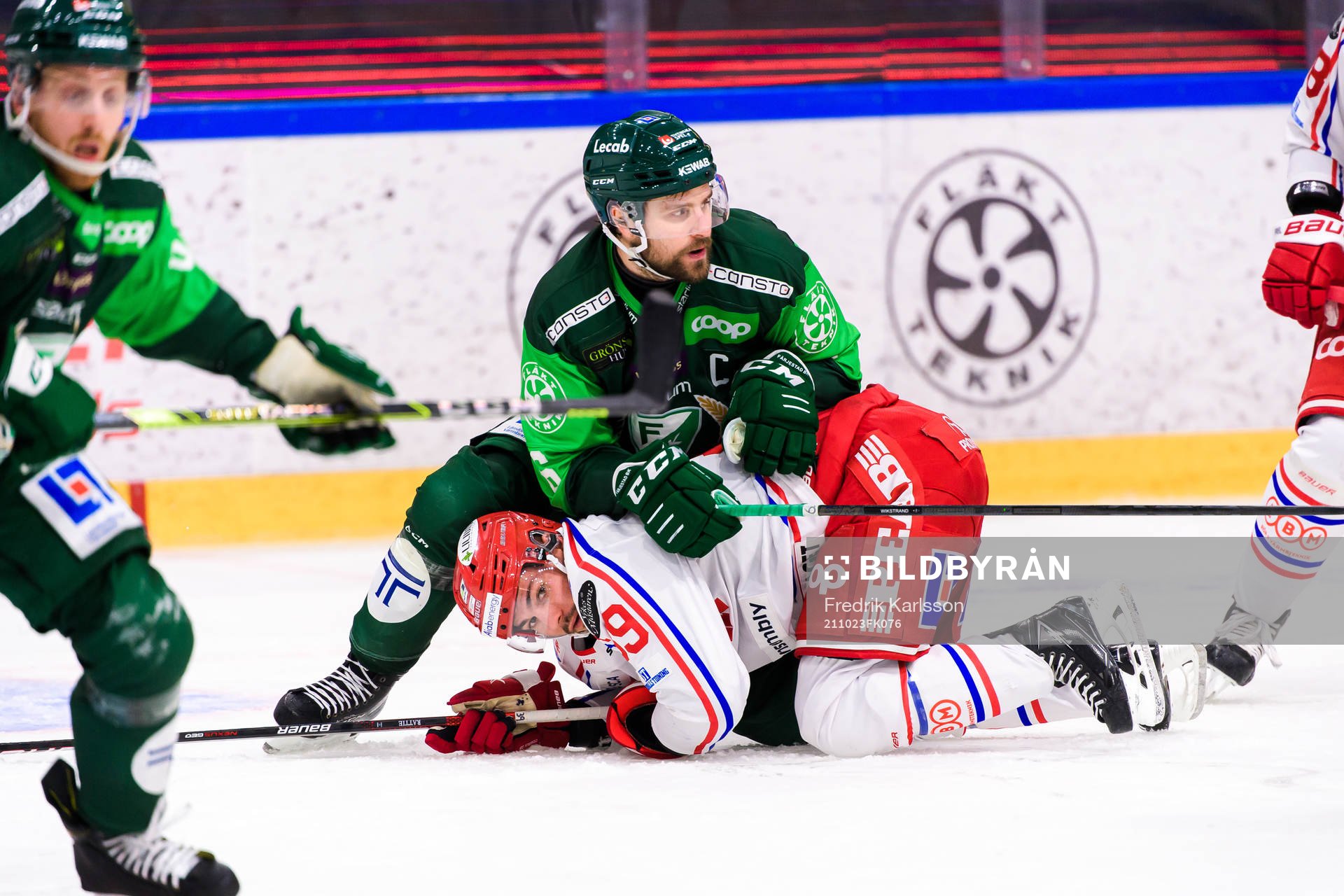 Färjestads Mikael Wikstrand och Timrås Ty Rattie