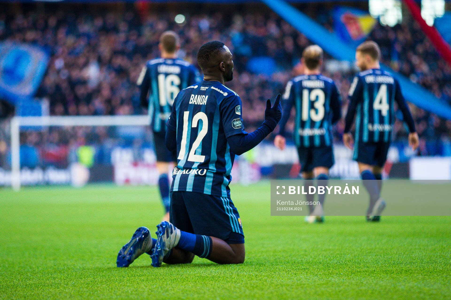 Djurgårdens Emmanuel Banda jublar