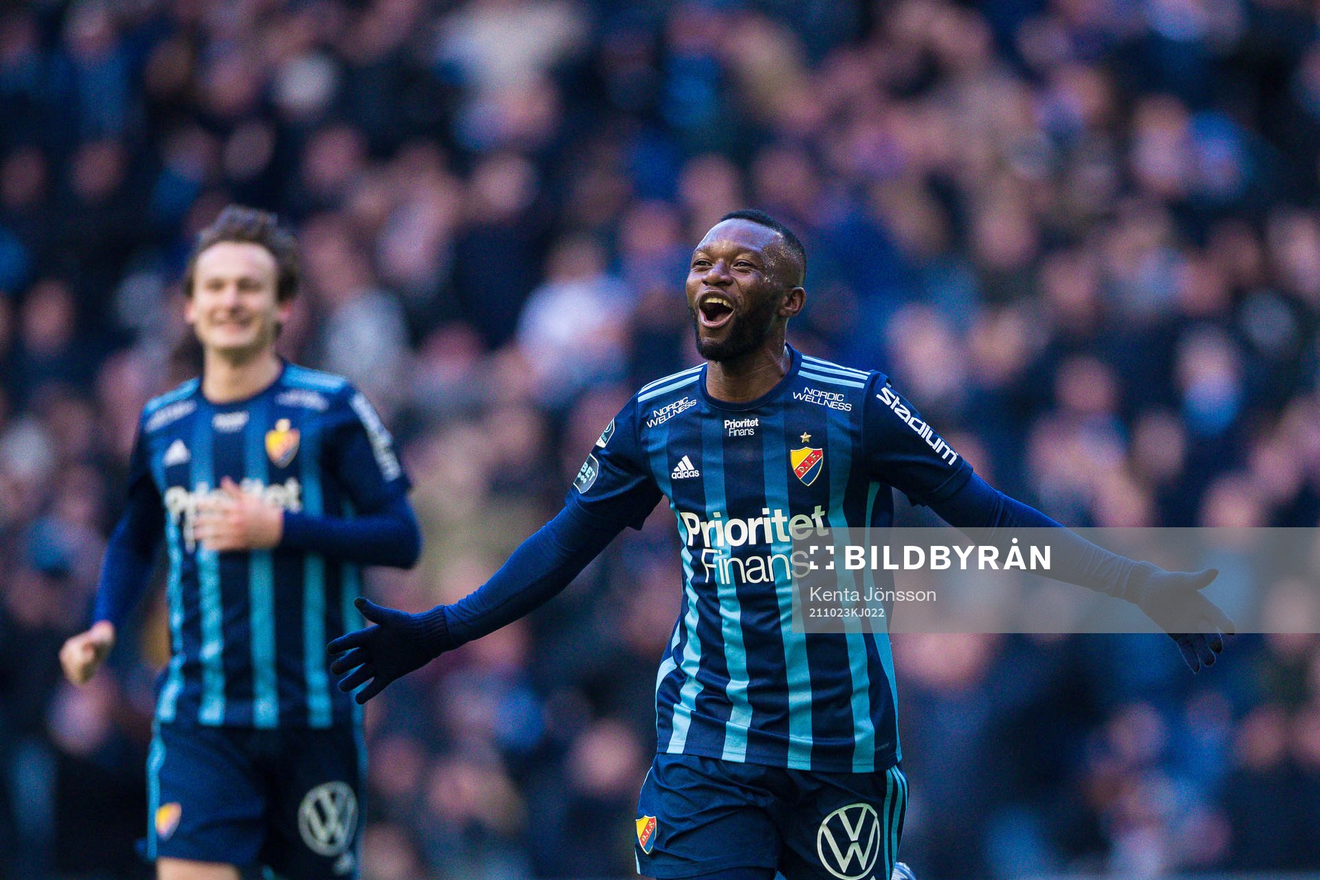 Djurgårdens Emmanuel Banda jublar