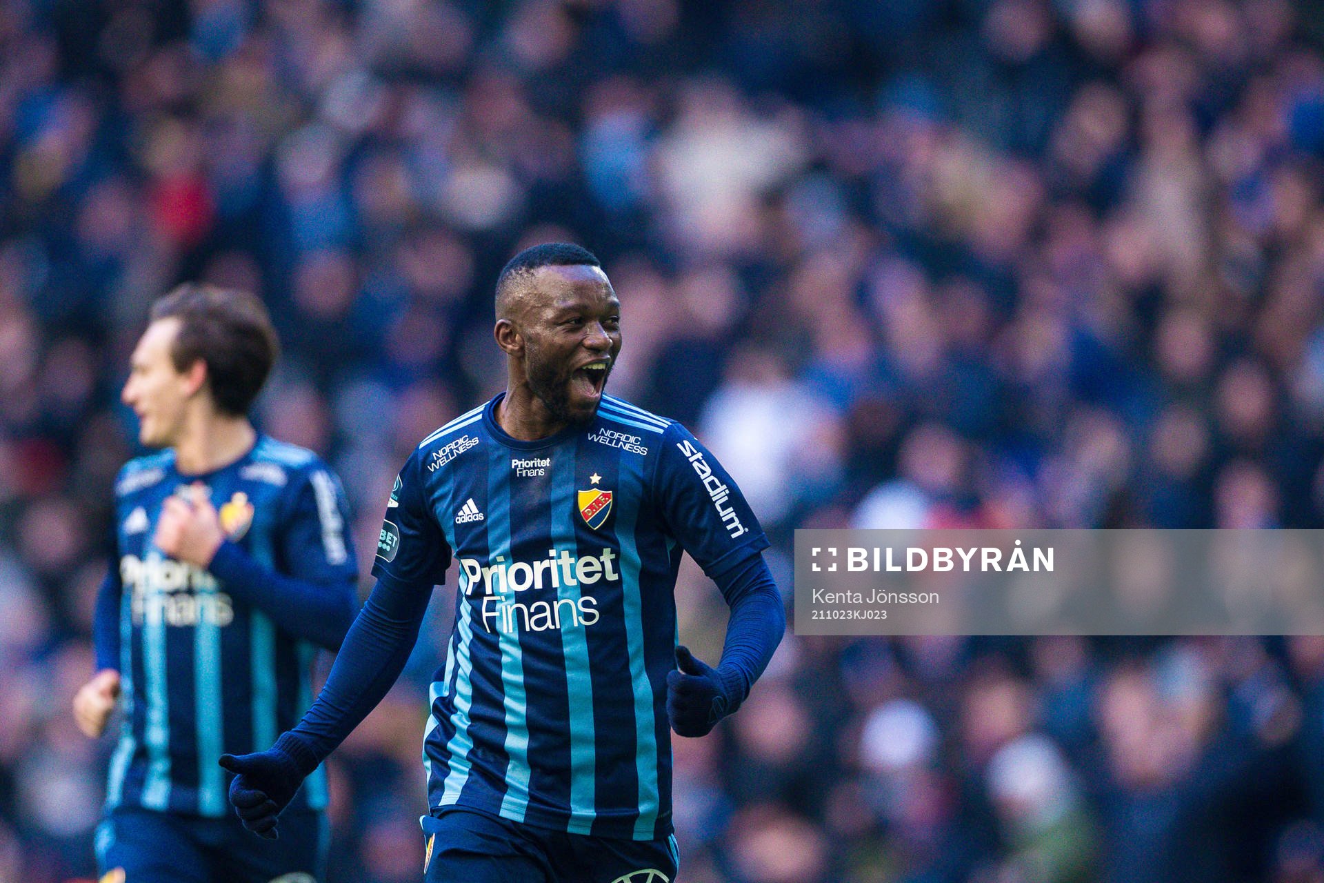 Djurgårdens Emmanuel Banda jublar