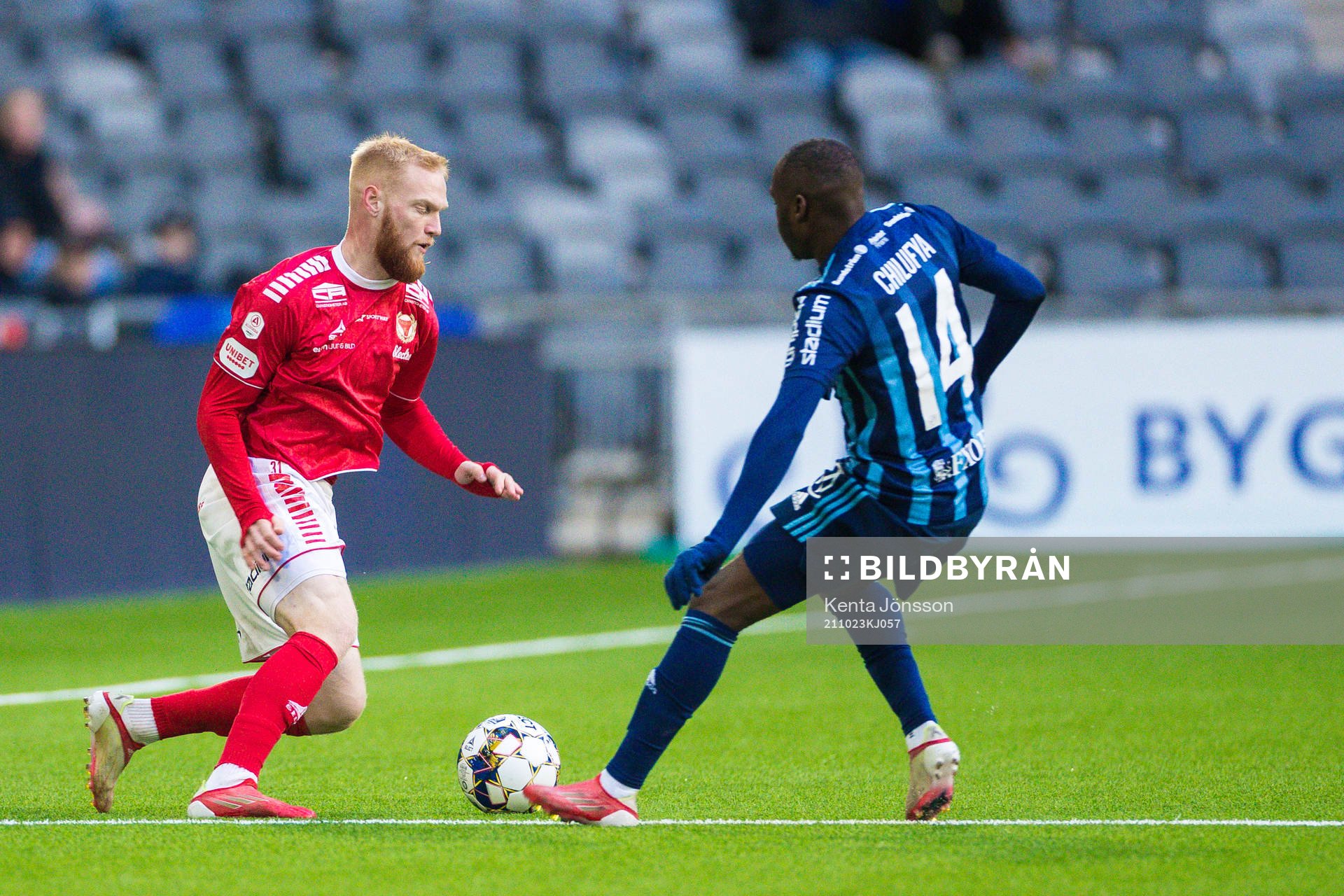 Kalmars Nils Fröling och Djurgårdens Edward Chilufya