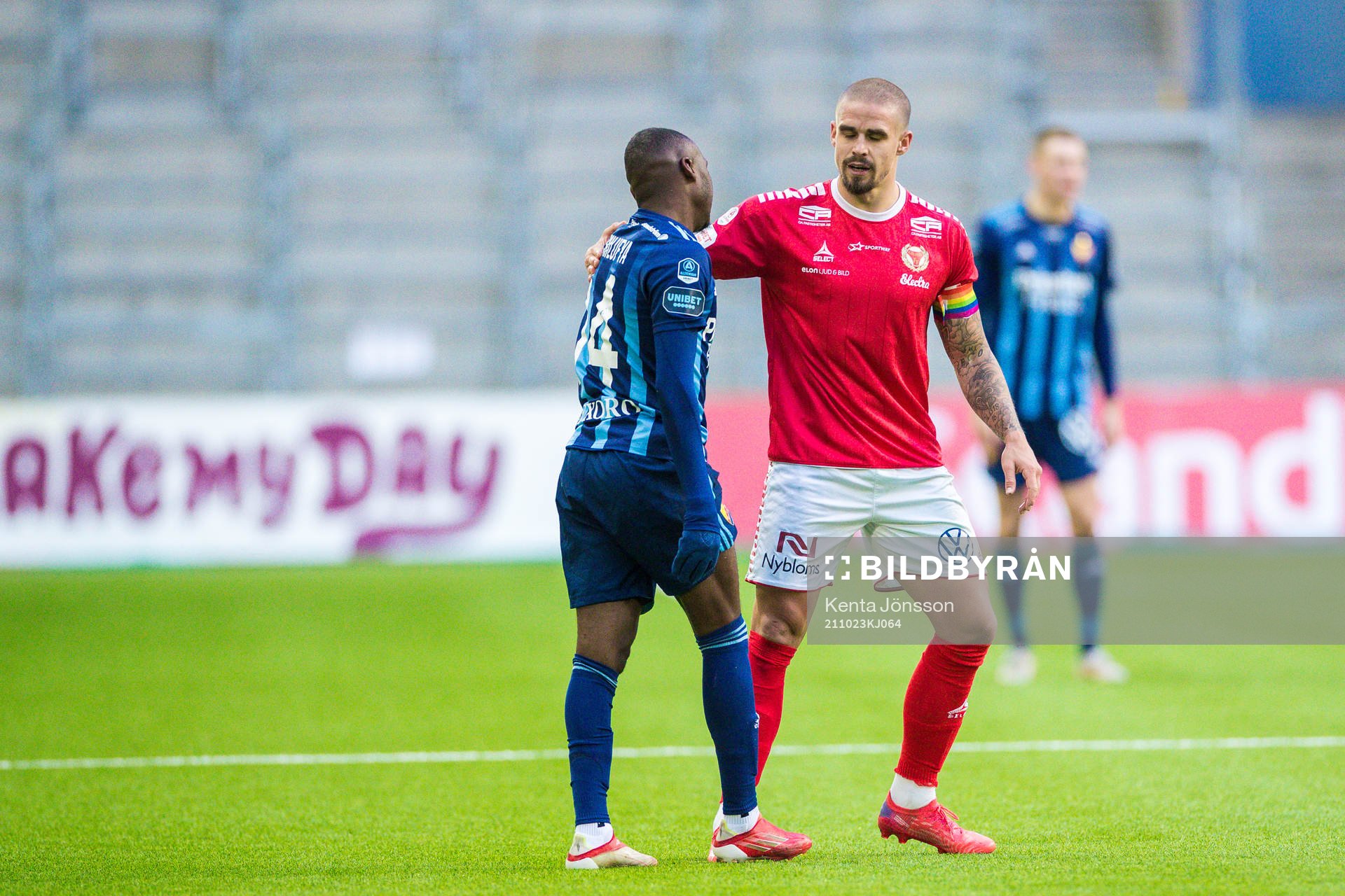 Djurgårdens Edward Chilufya och Kalmars Douglas Bergqvist