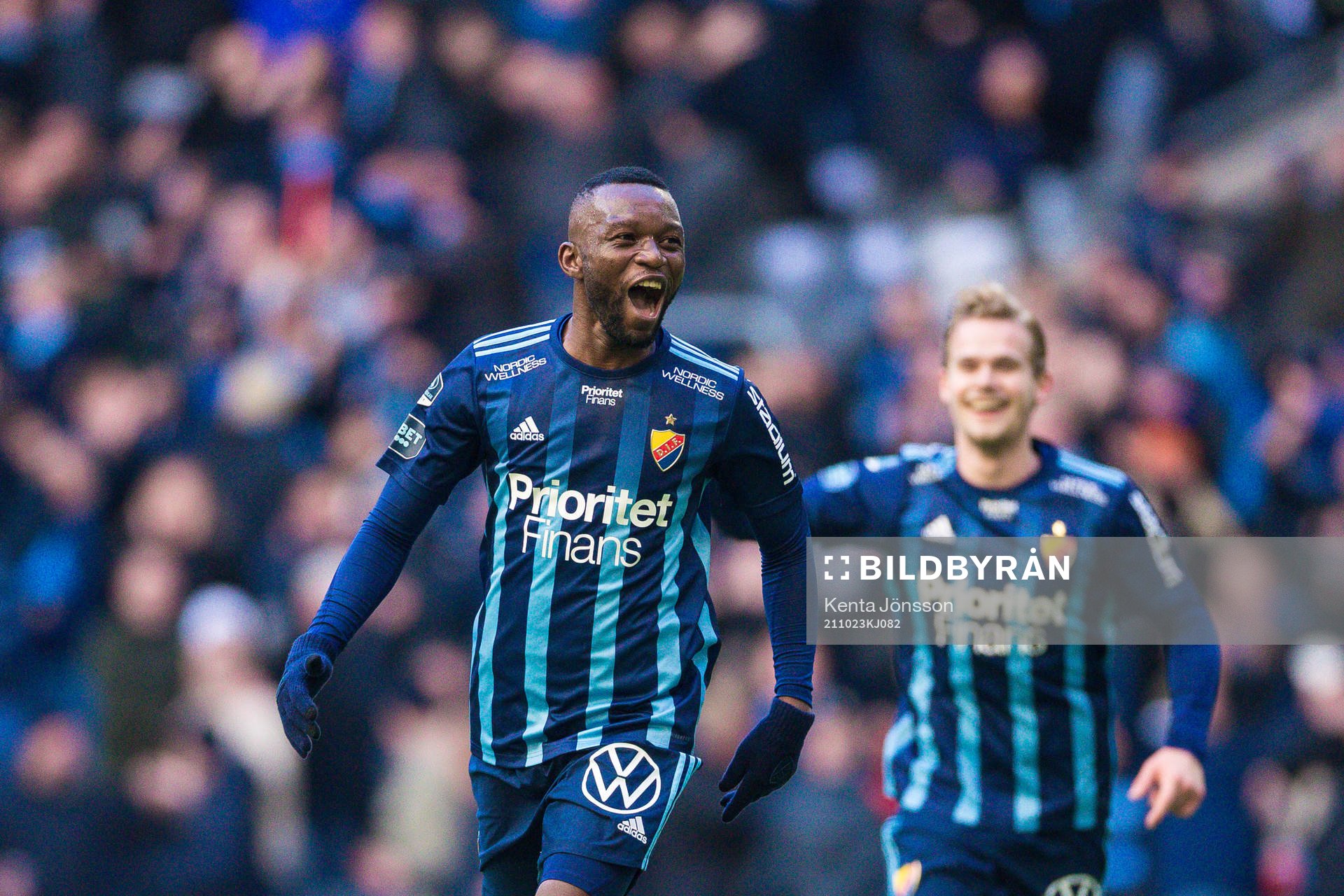 Djurgårdens Emmanuel Banda jublar