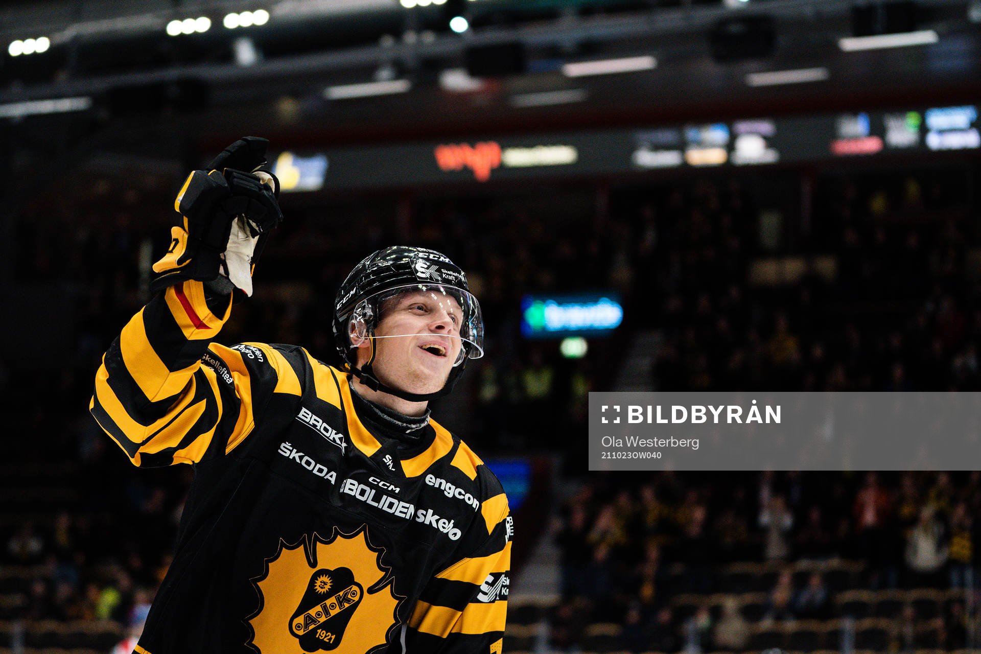 Skellefteås Linus Lindström jublar