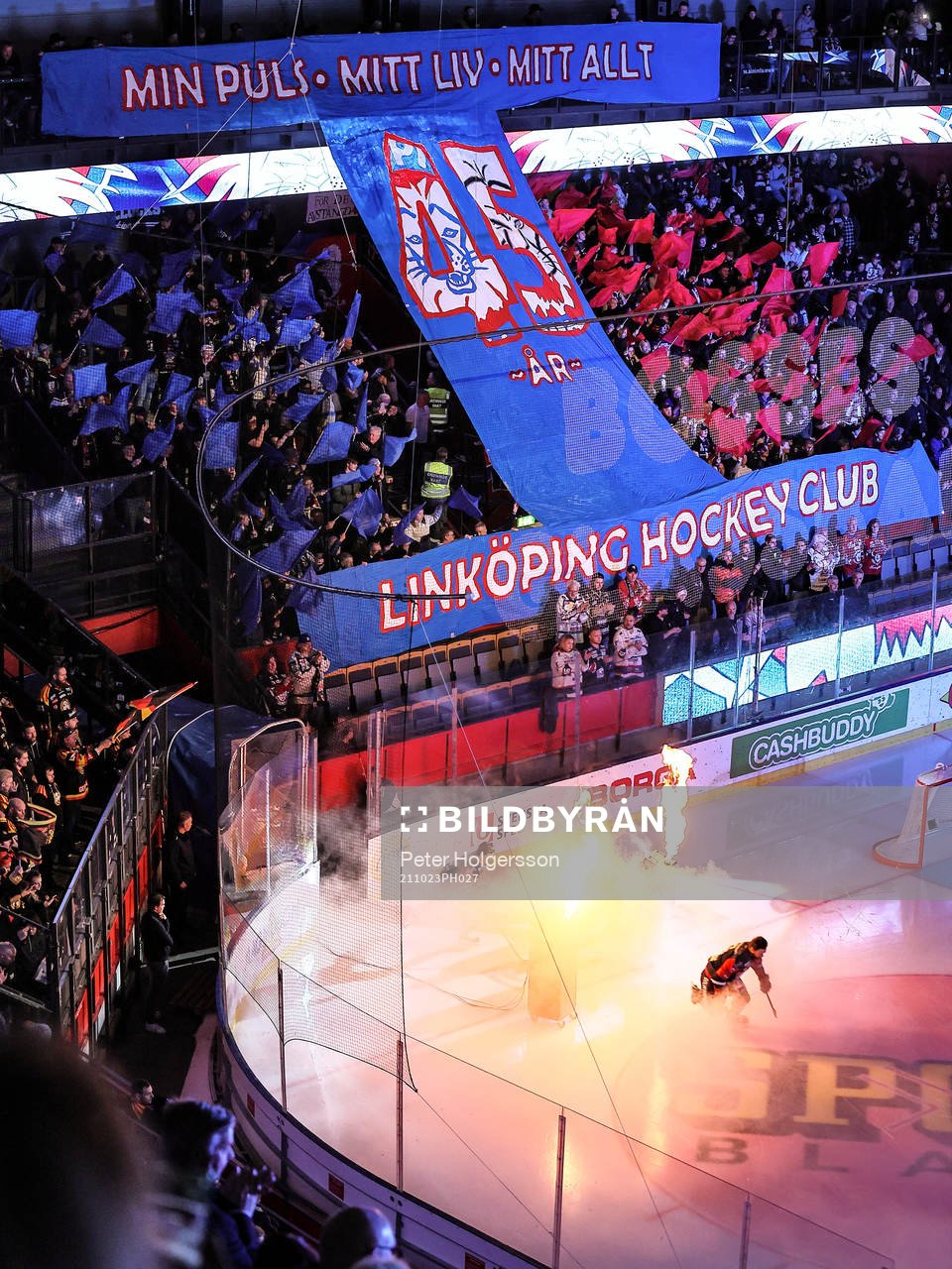 Intro med tifo