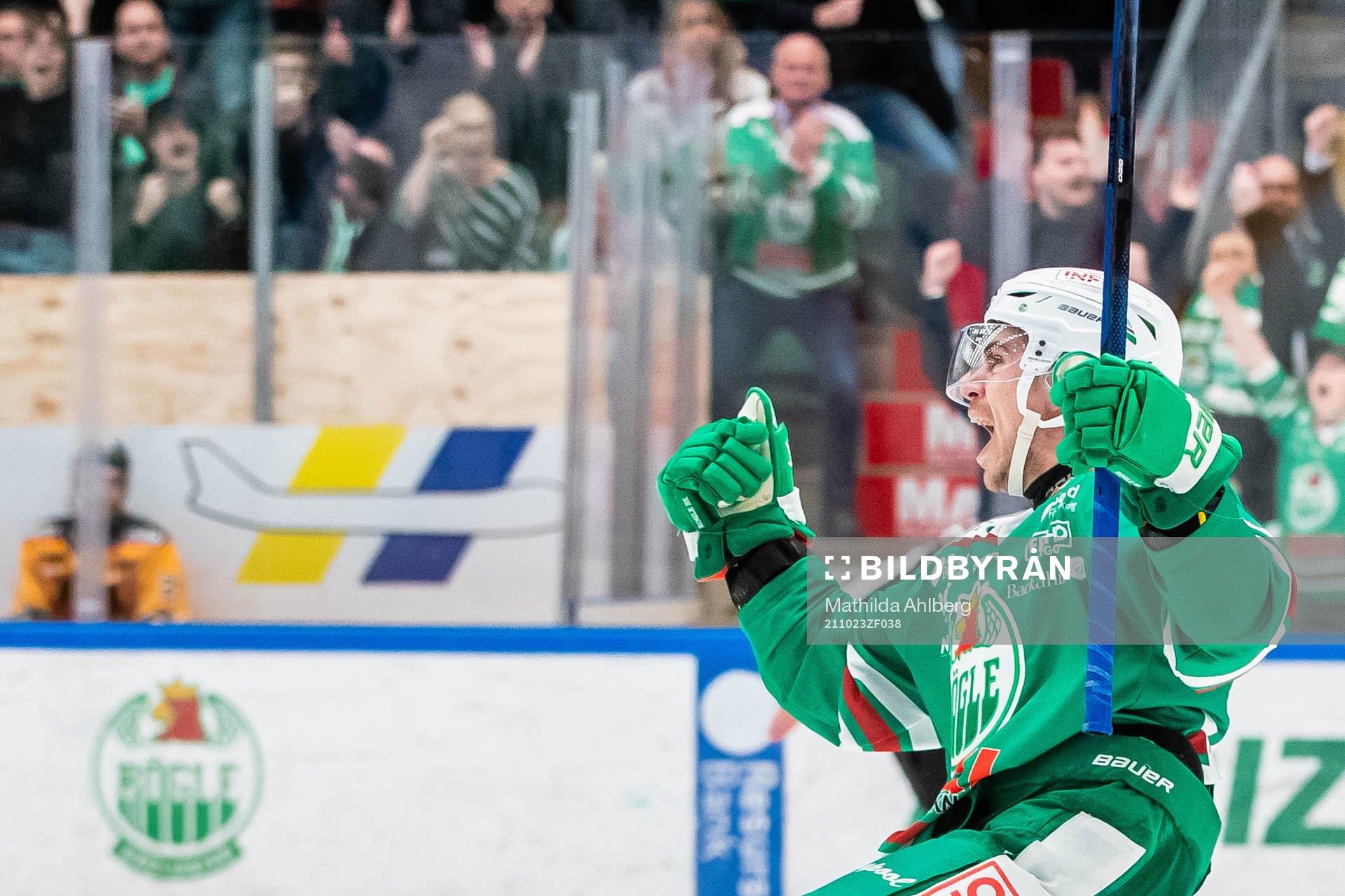 Rögles Ryan McKiernan jublar