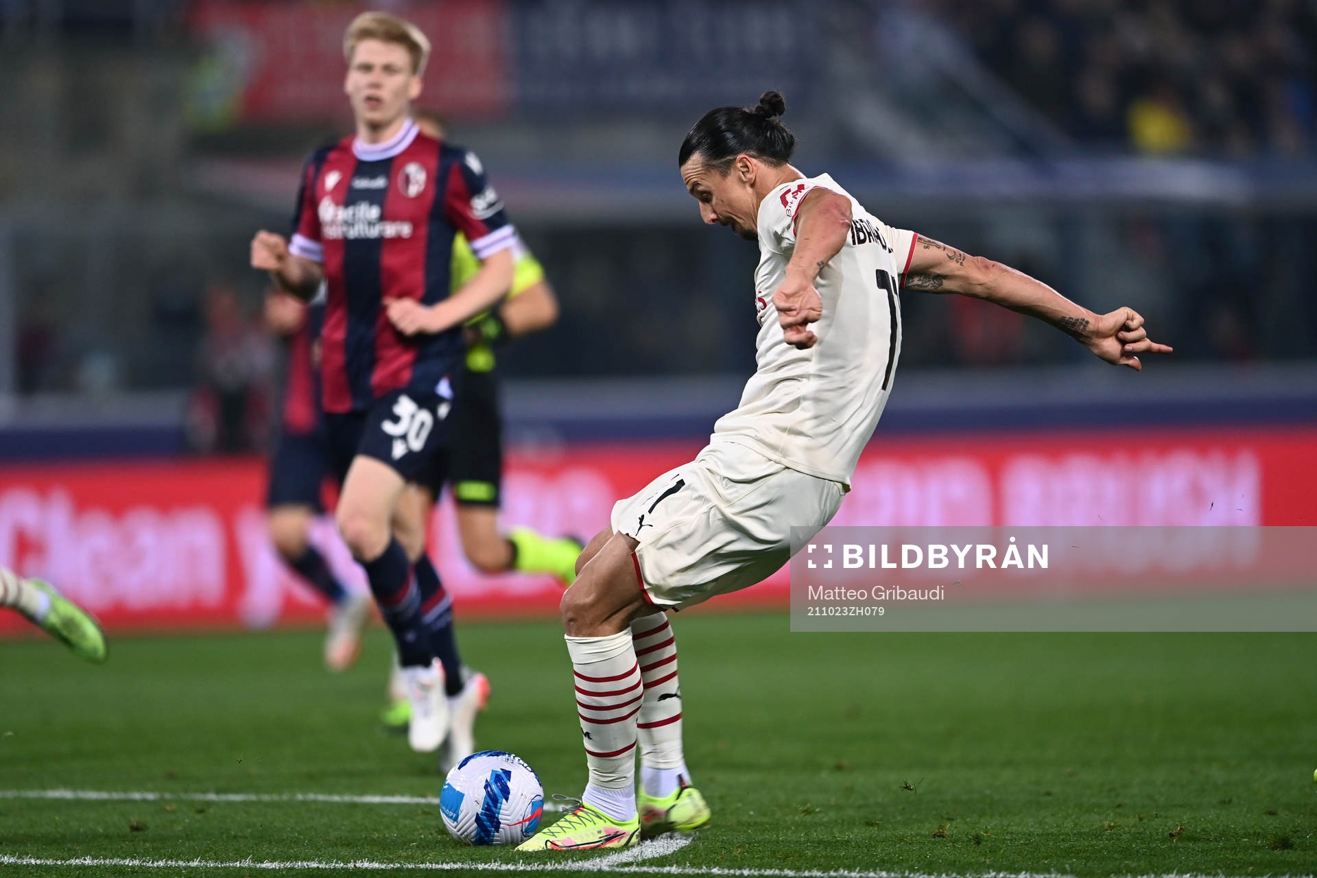 Zlatan Ibrahimovic of Milan scores