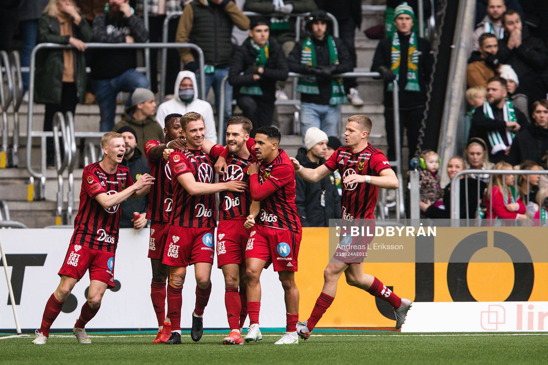 Östersunds spelare jublar