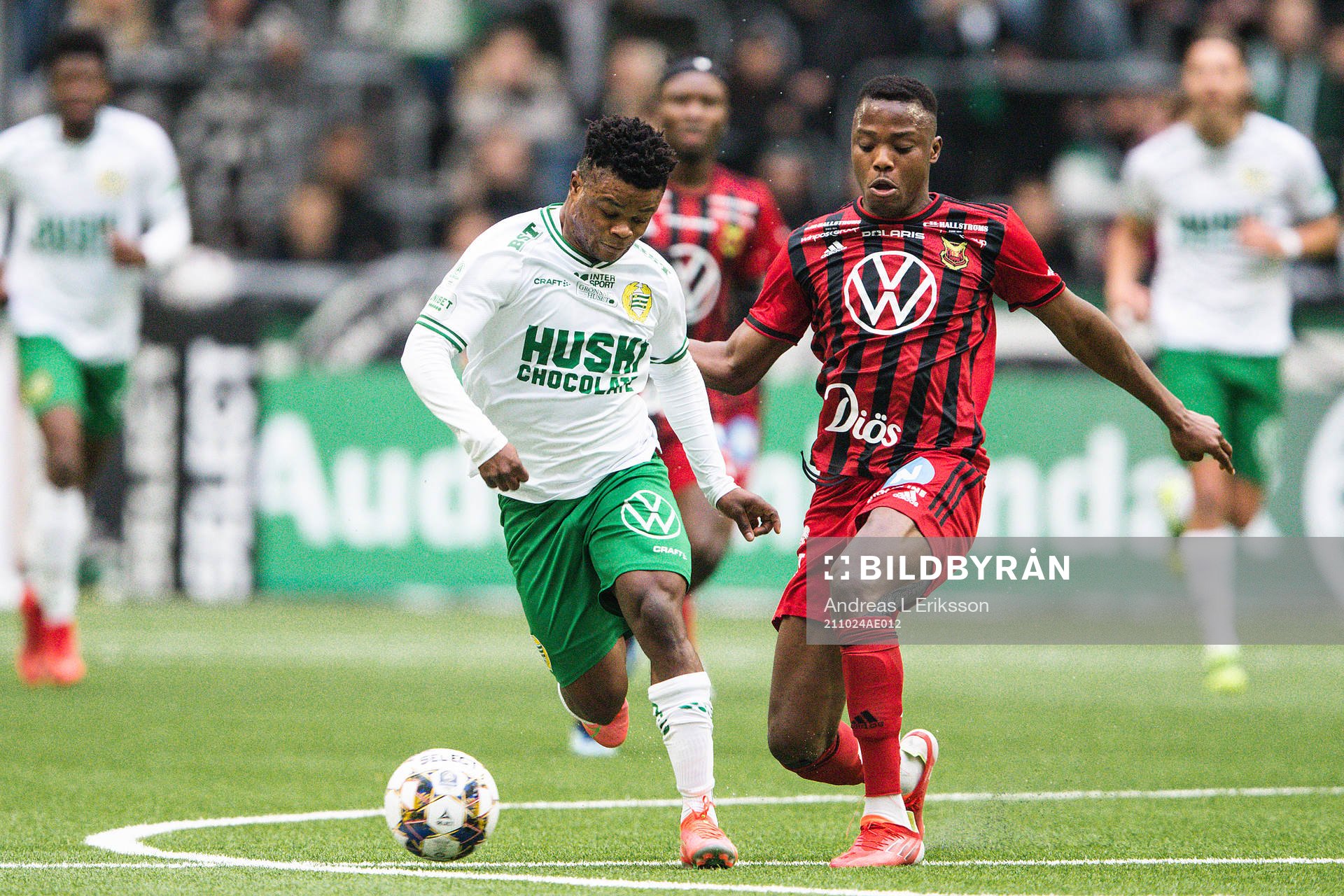 Hammarbys Akinkunmi Amoo och Östersunds Patrick Kpozo