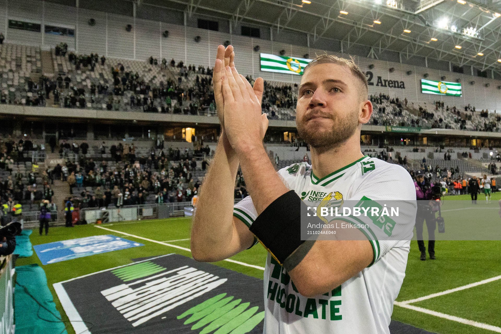 Hammarbys Darijan Bojanic jublar efter fotbollsmatchen i Allsvenskan mellan Hammarby och Östersund den 24 oktober 2021 i Stockholm. 