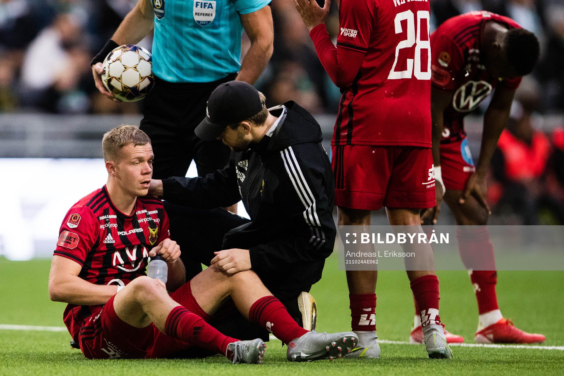 Östersunds Eirik Haugan med en befarad skada