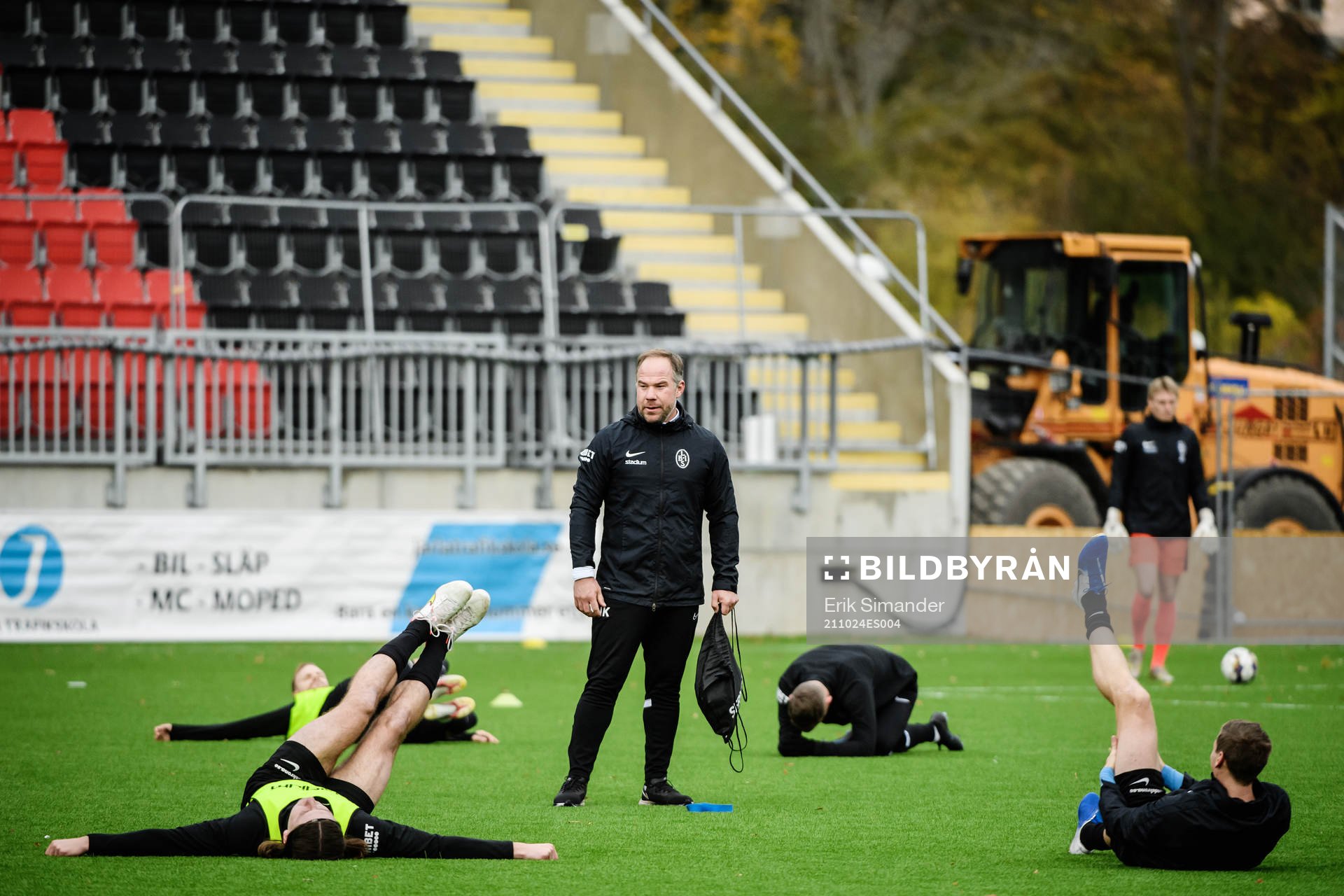 Landskronas spelare värmer upp