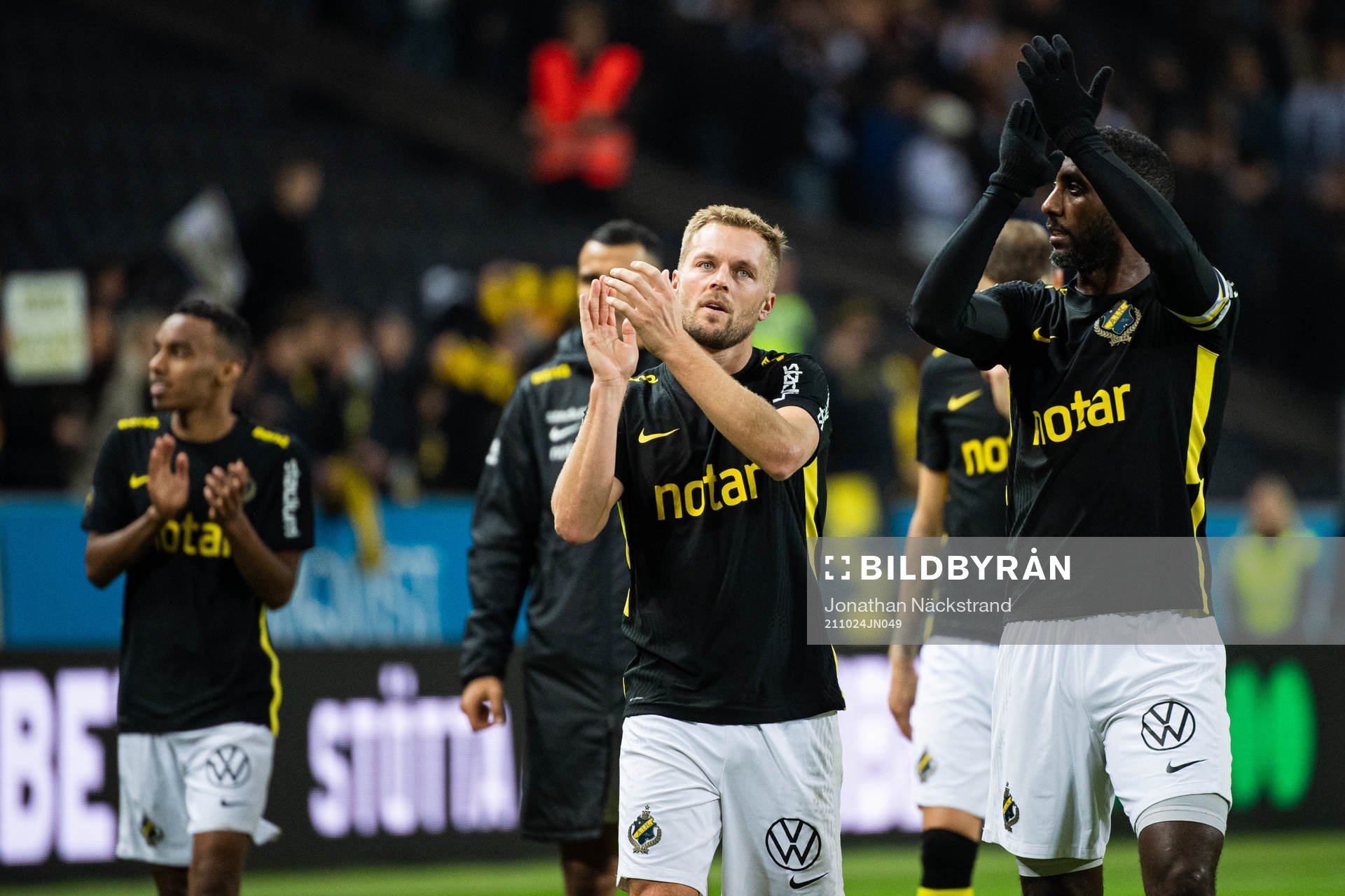 s Sebastian Larsson och Henok Goitom jublar