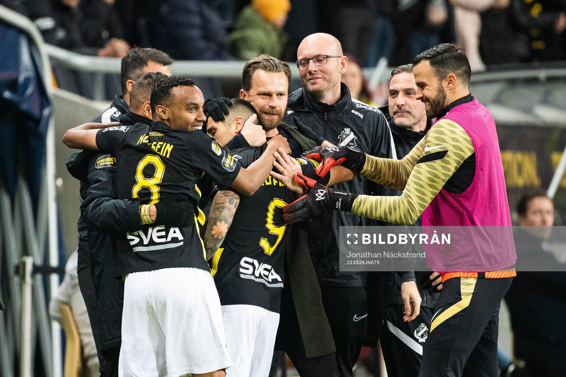 AIK:s Nicolas Stefanelli jublar efter 1-0 under fotbollsmatchen i Allsvenskan mellan AIK och IFK Norrköping den 24 oktober 2021 i Stockholm.