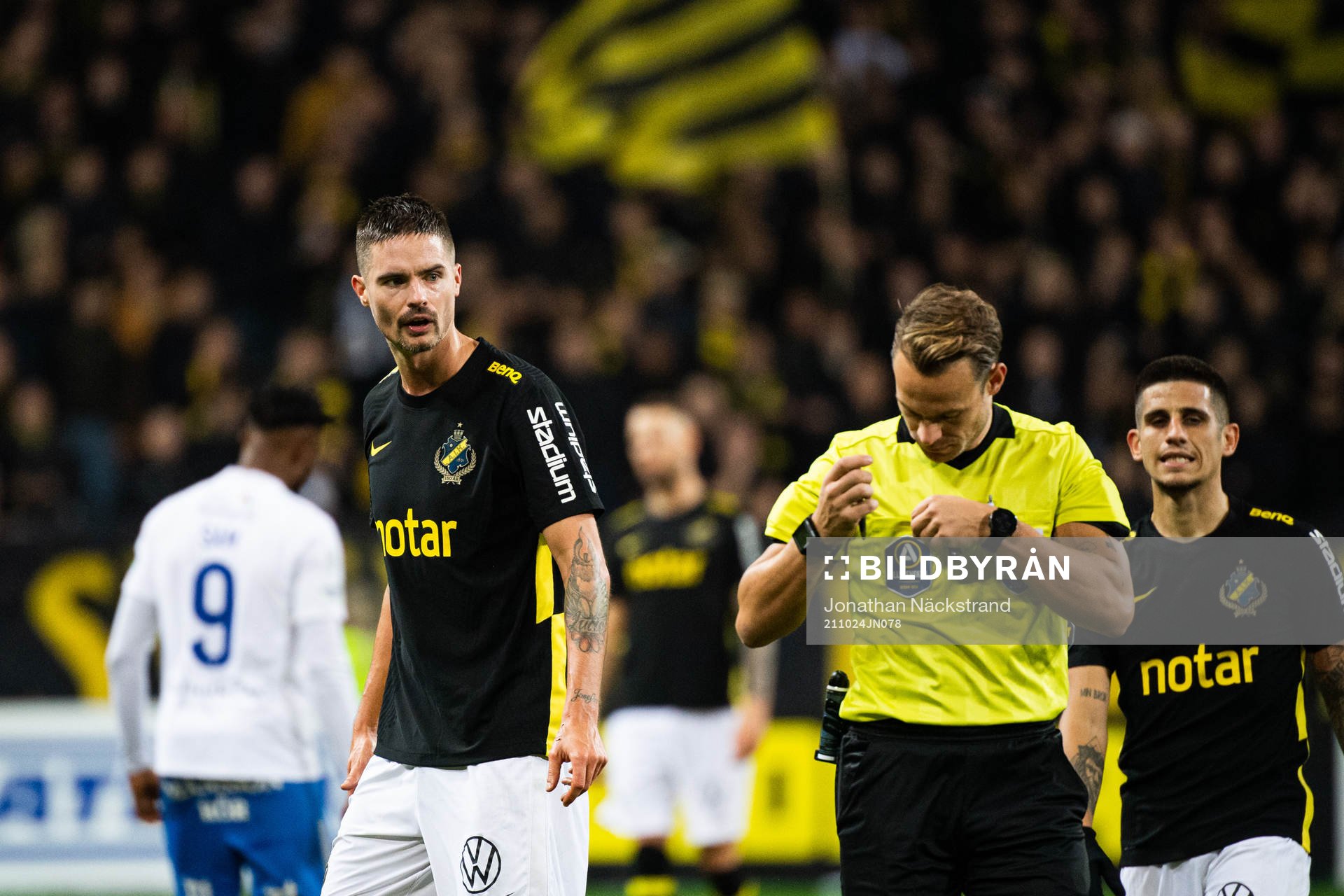 s Mikael Lustig och domare Kristoffer Karlsson