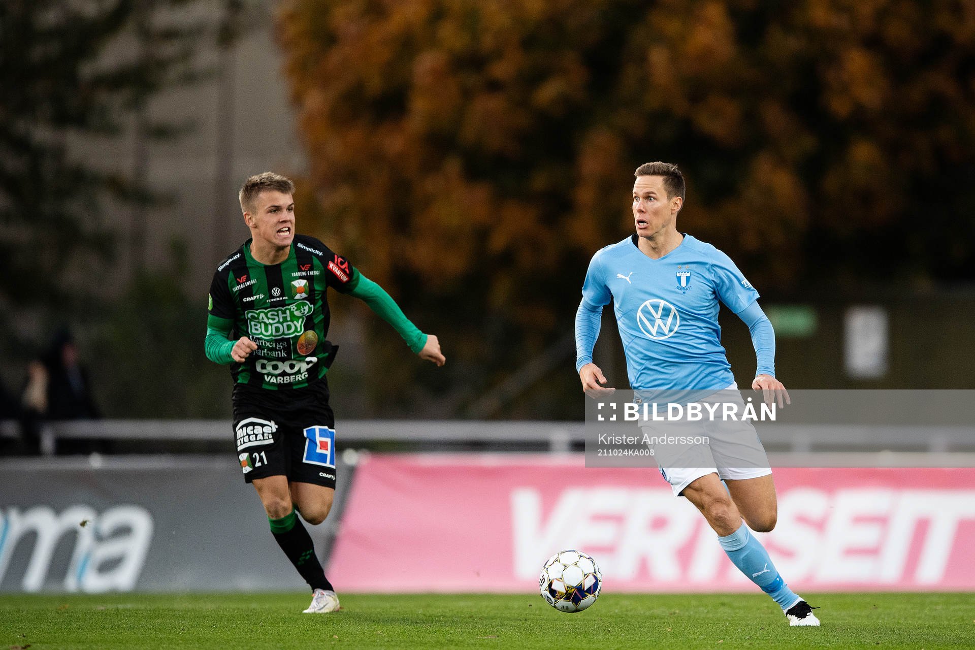 Varbergs Victor Karlsson och Malmö FFs Niklas Moisander