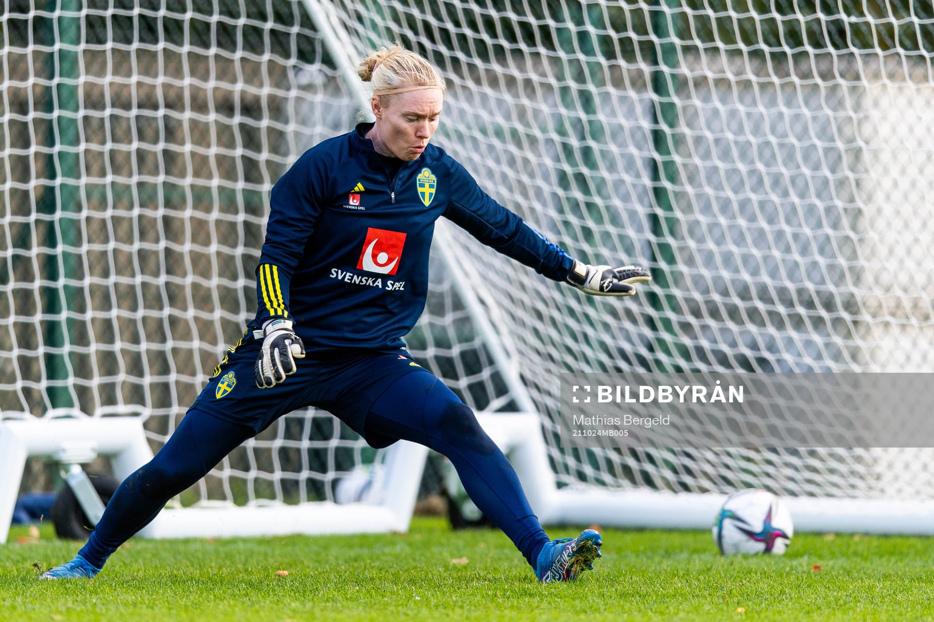 Goalkeeper Hedvig Lindahl of the Swedish women’s national