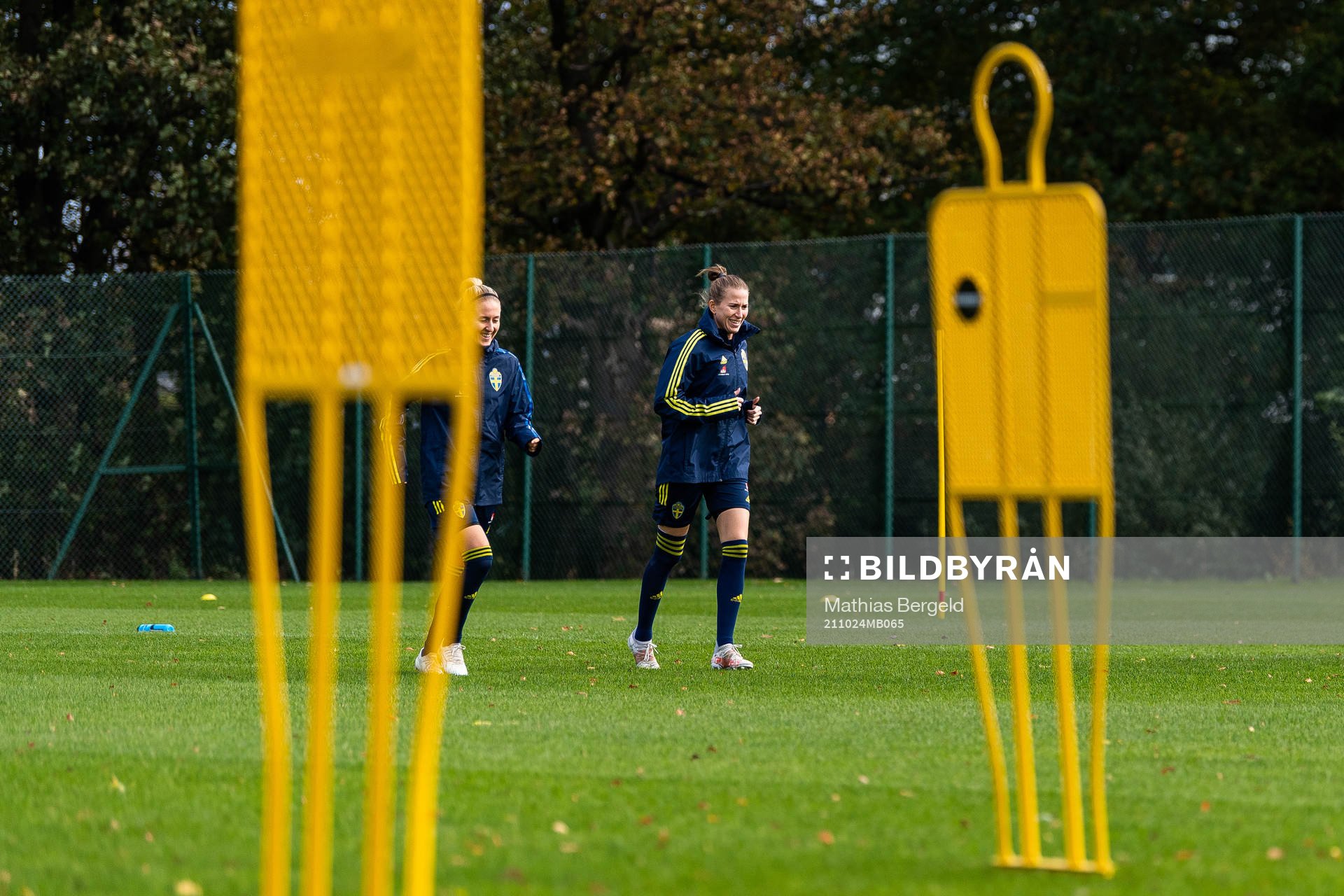 Emma Kullberg and Emma Berglund of the Swedish women’s