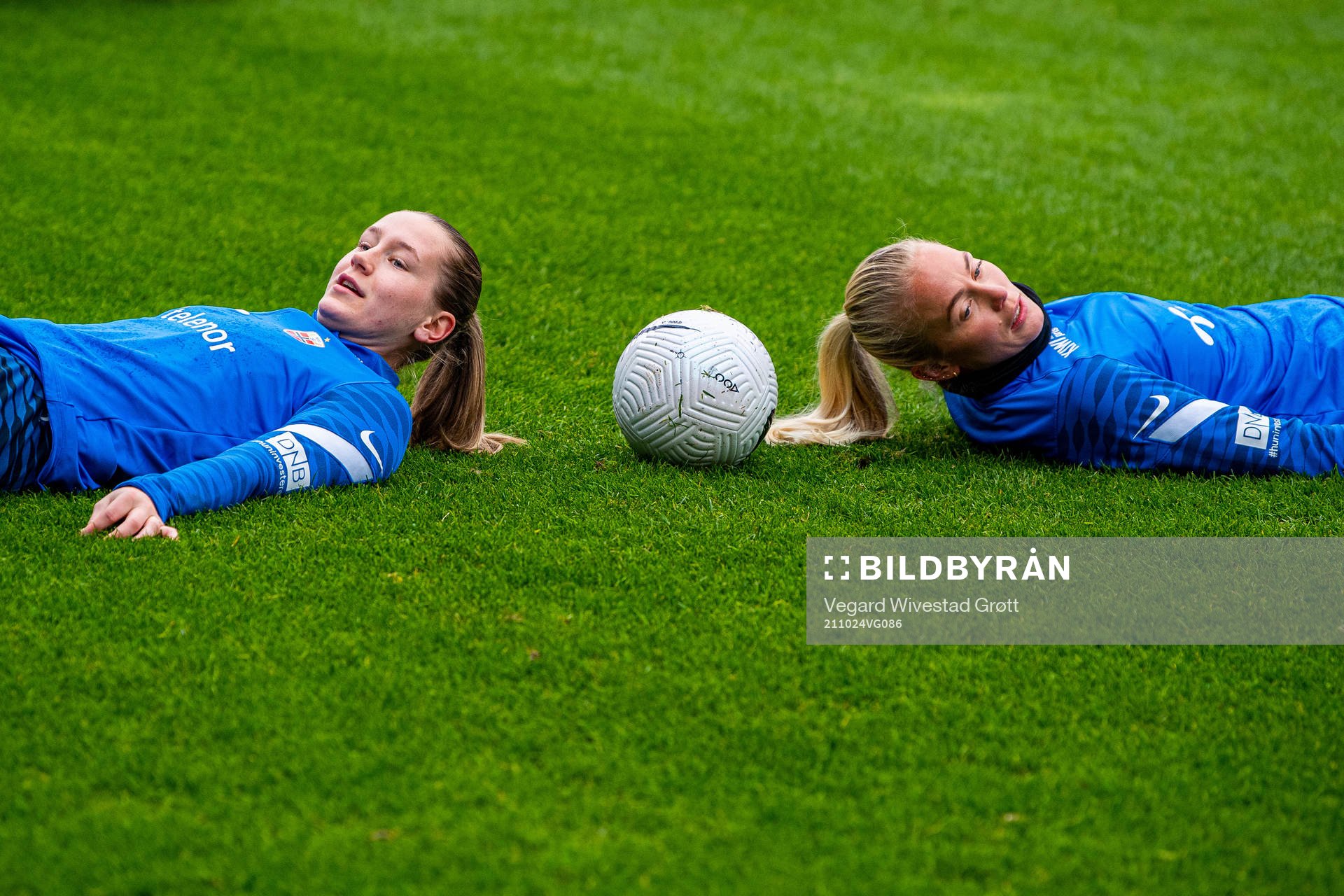 Elisabeth Terland and Guro Bergsvand of the Norwegian