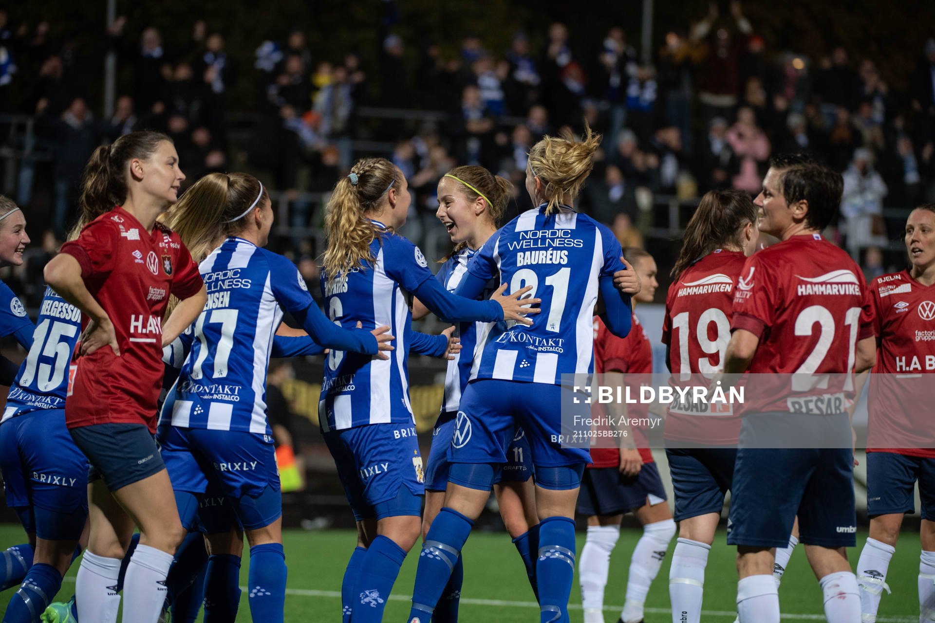 IFK Göteborgs spelare jublar medan Örgytes spelare deppar