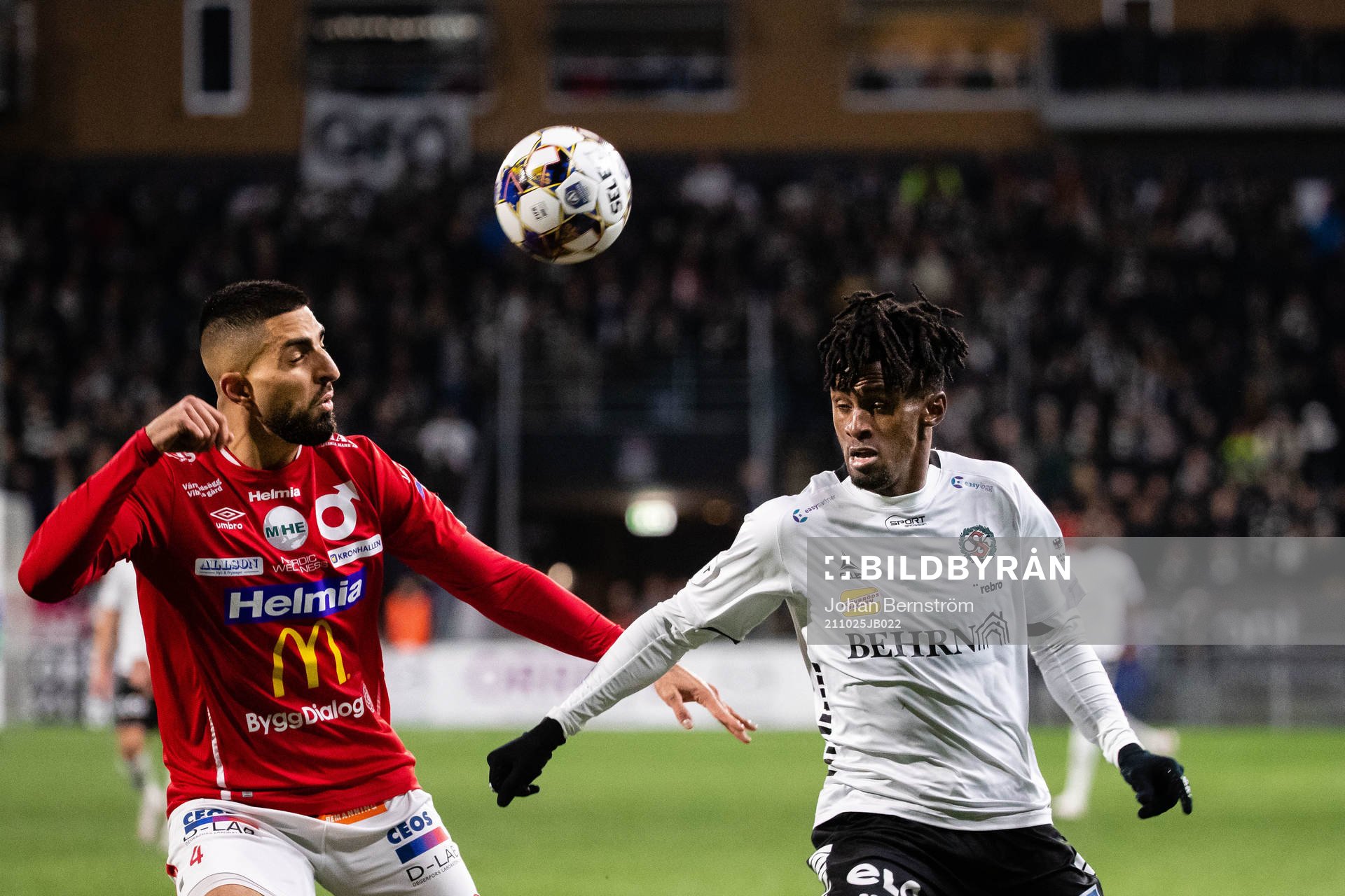 Degerfors Sean Sabetkar och Örebros Rickard Emeka Friday