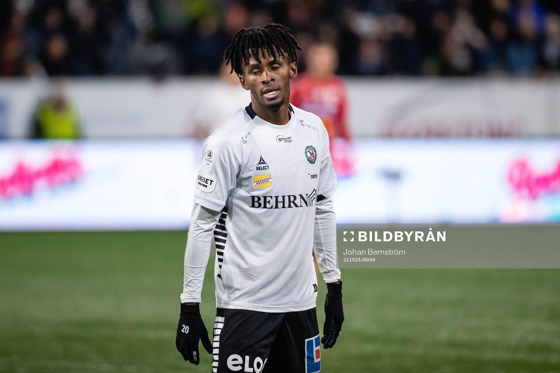Örebros Rickard Emeka Friday deppar