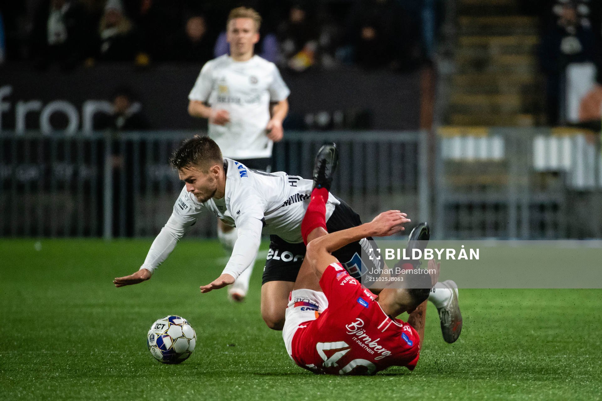 Örebros Benjamin Hjertstrand och Degerfors Nikola Djurdjic