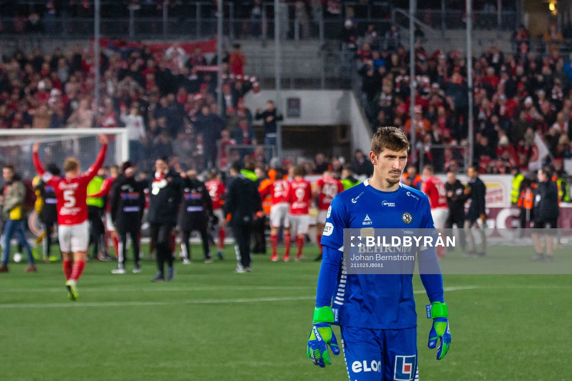 Örebros målvakt Bobby Allain deppar